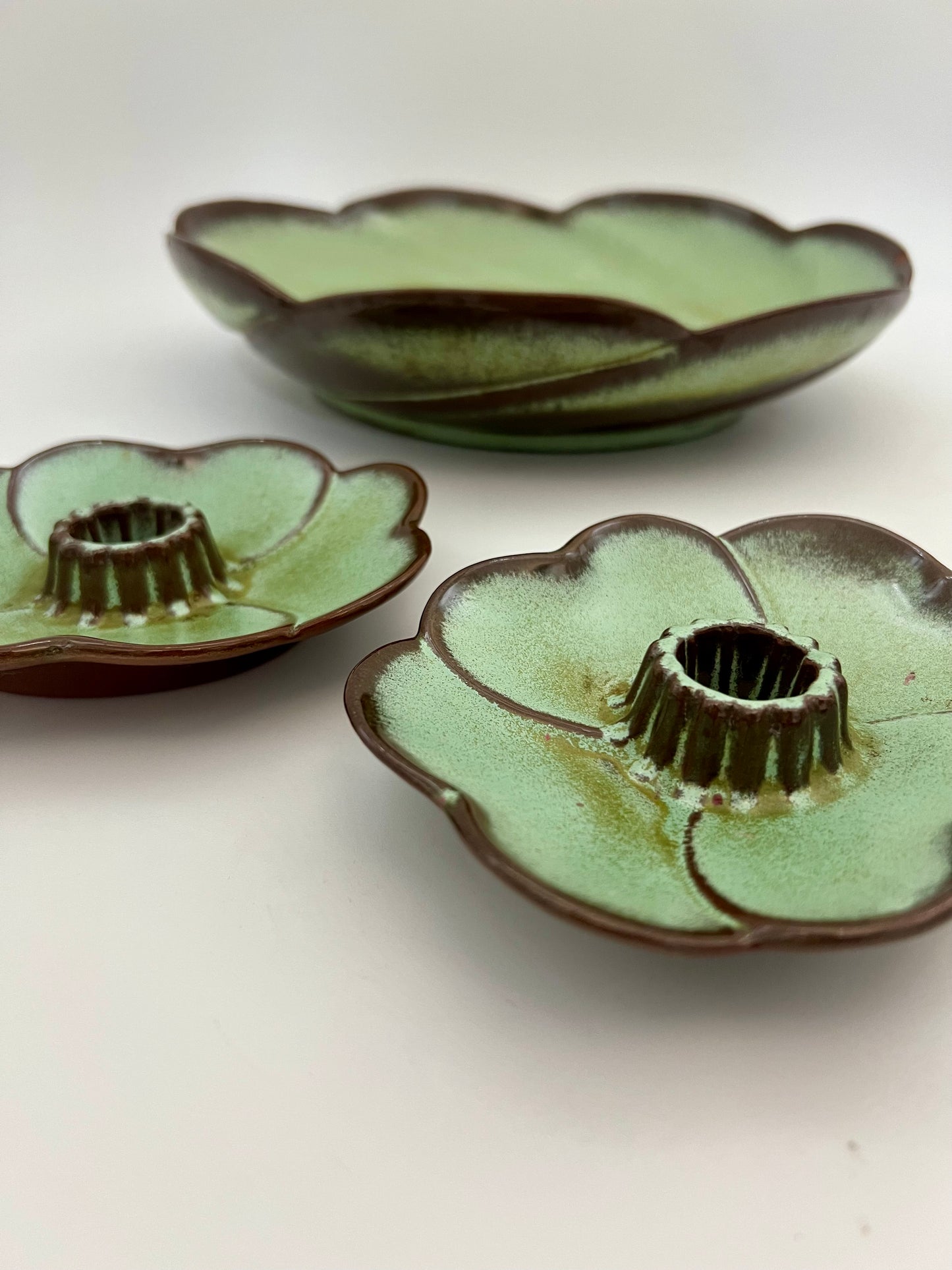 VINTAGE FARMHOUSE SCALLOPED FRANKOMA POTTERY CENTERPIECE SET