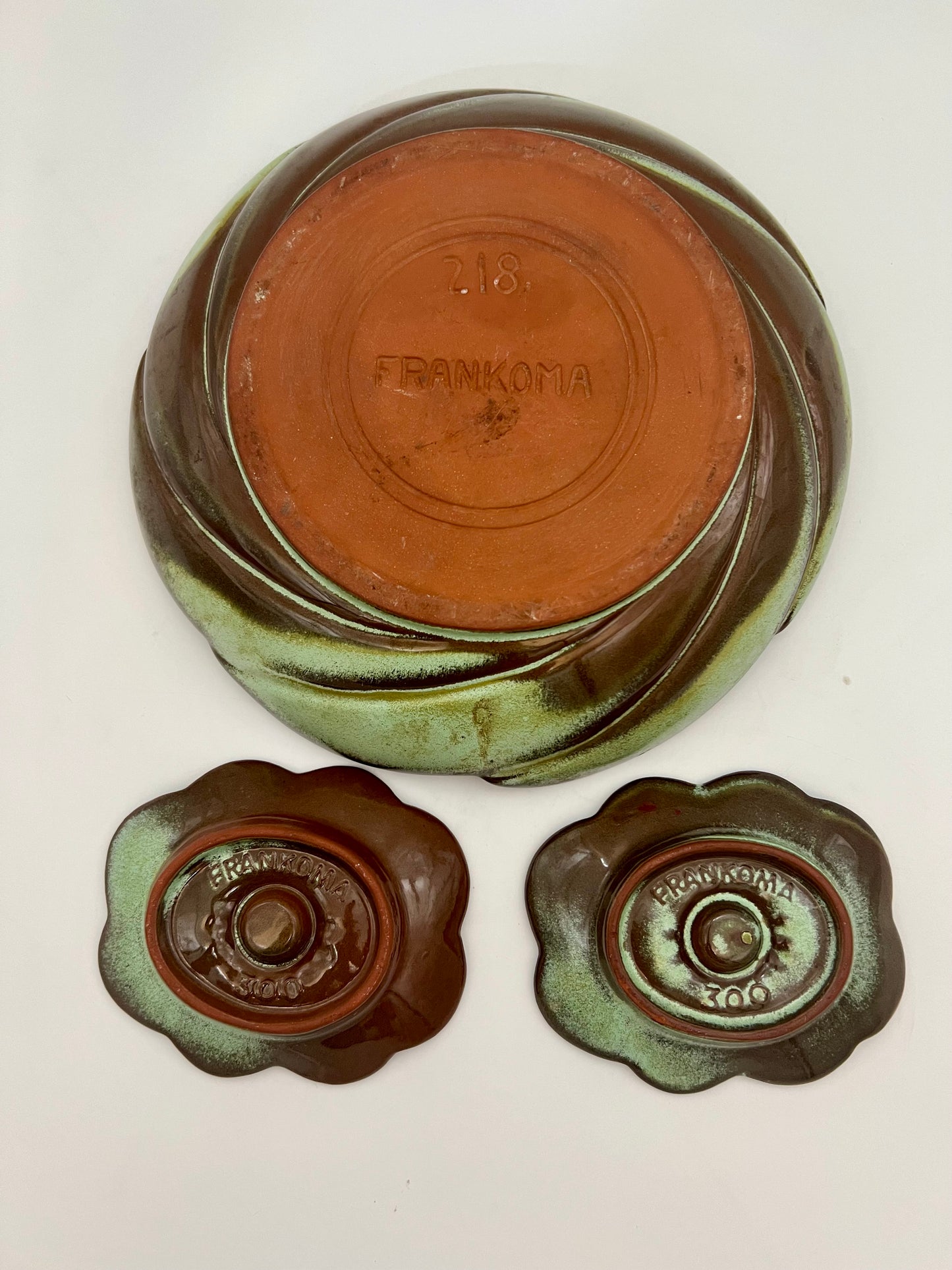 VINTAGE FARMHOUSE SCALLOPED FRANKOMA POTTERY CENTERPIECE SET
