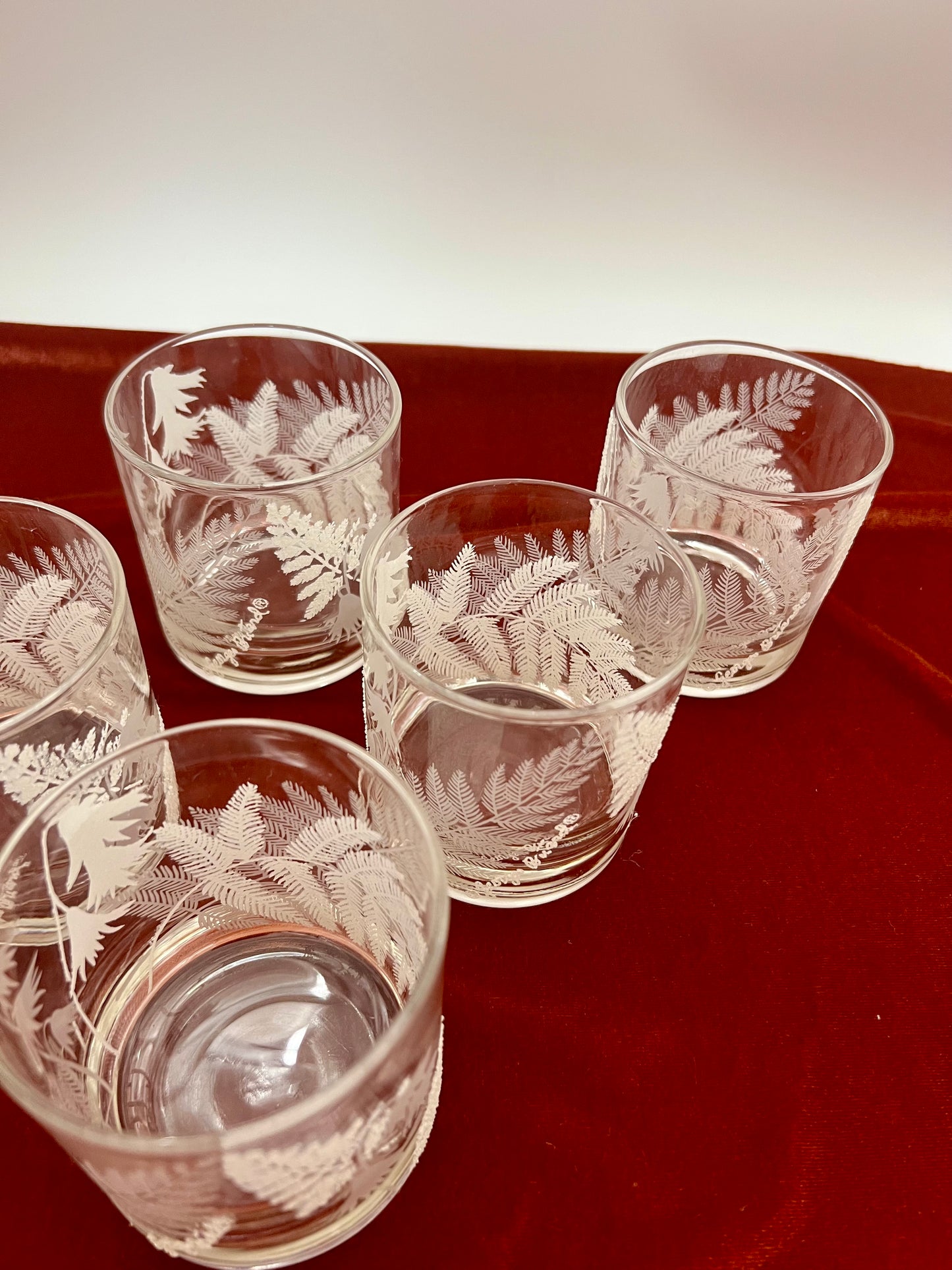 MINT CONDITION GEORGES BRIARD OLD-FASHIONED ROCKS GLASSES WITH A WINTER (HOLIDAY)LEAF DESIGN