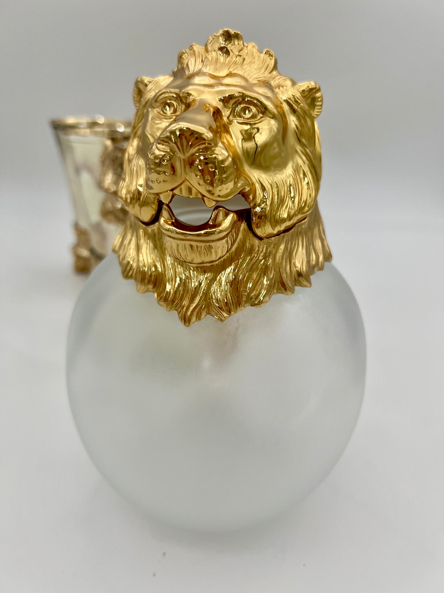 CAROLE STUPELL MID-CENTURY LION HEAD PITCHER AND STIRRUP CUPS, RARE SET OF 7