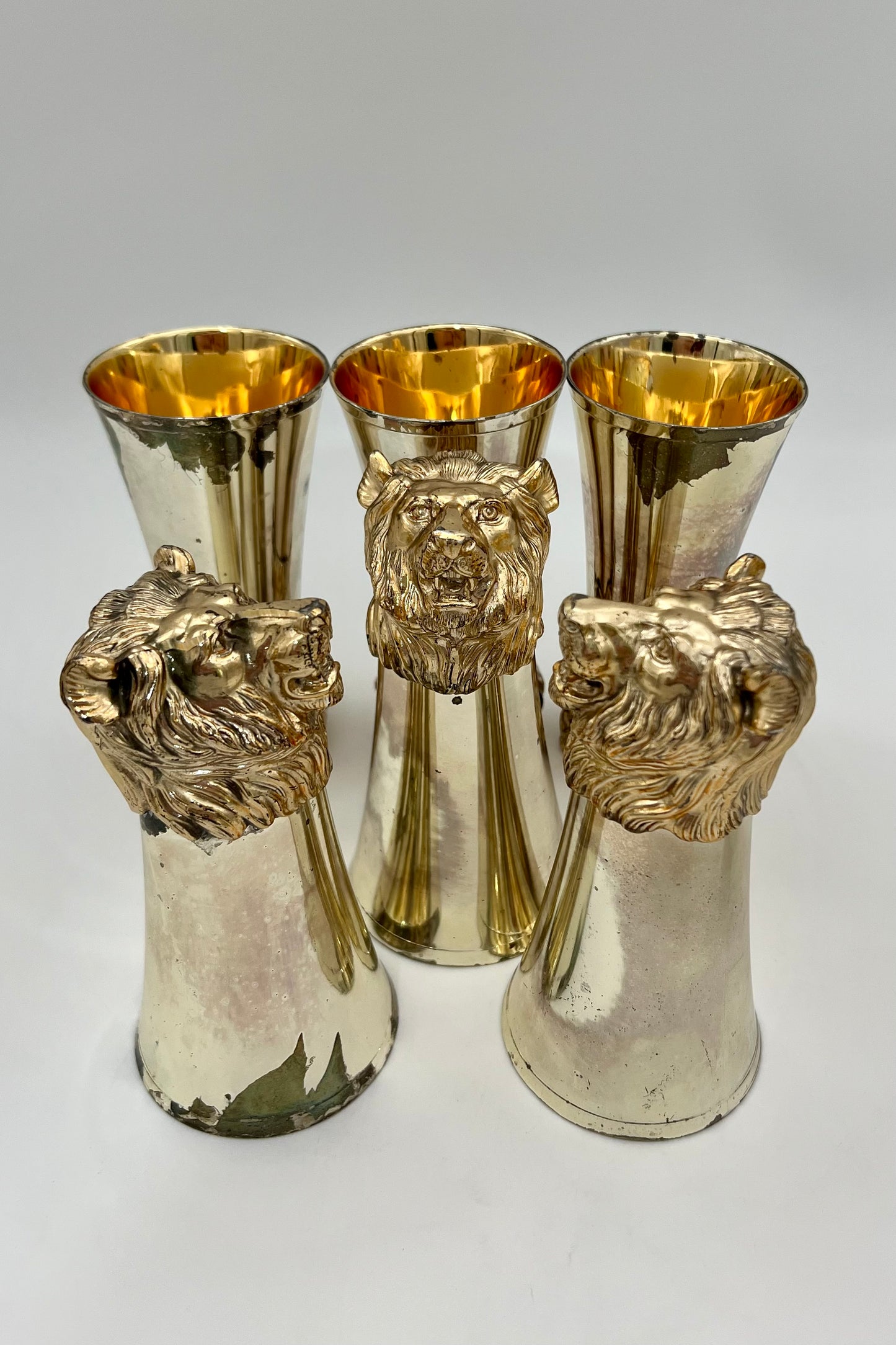 CAROLE STUPELL MID-CENTURY LION HEAD PITCHER AND STIRRUP CUPS, RARE SET OF 7