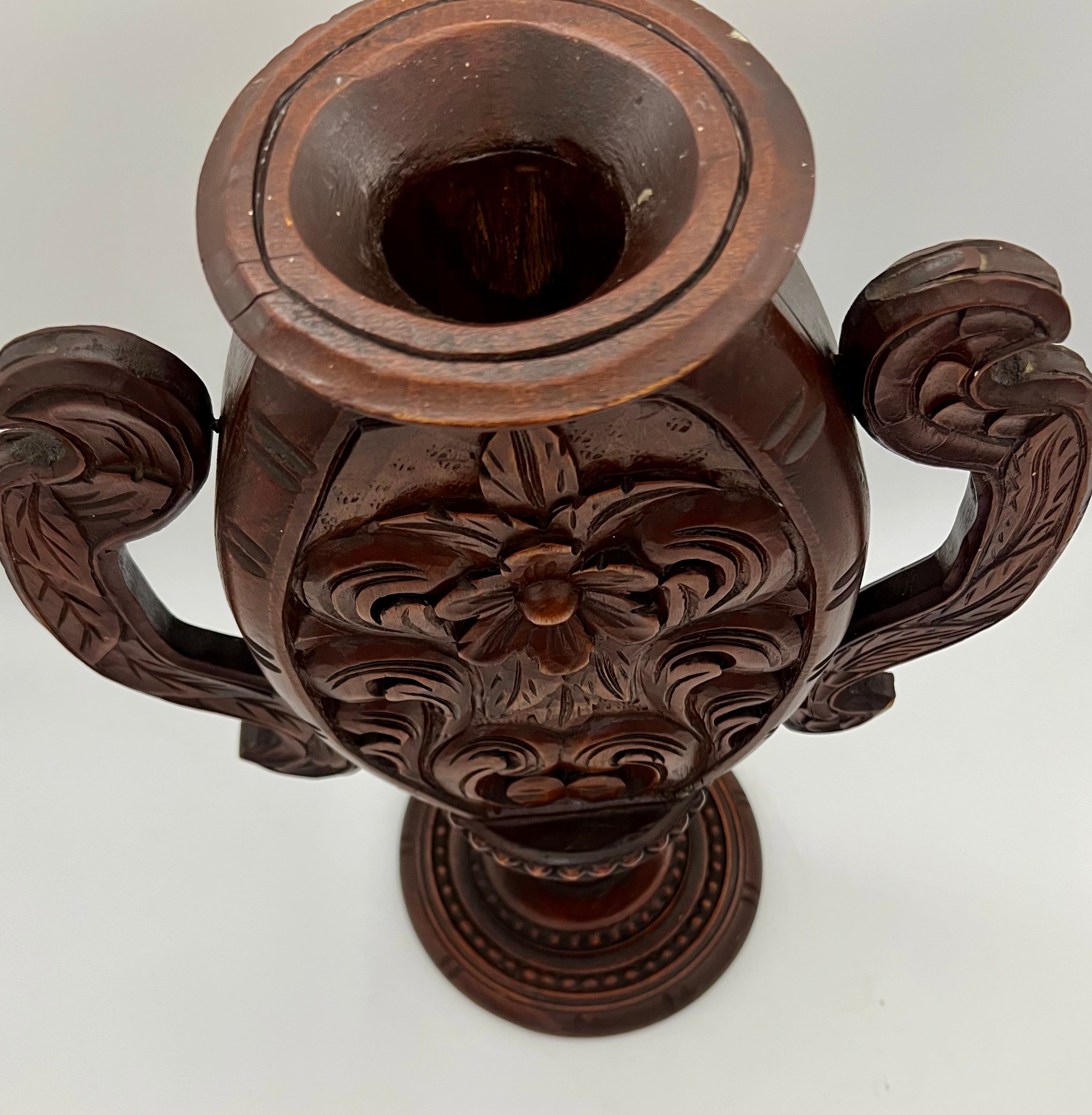ANTIQUE KASHMIRI HAND CARVED WALNUT URN VASE WITH DOUBLE HANDLES, 19.5” LARGE ANGLO-INDIAN EXPORT, RARE PEDESTAL FORM