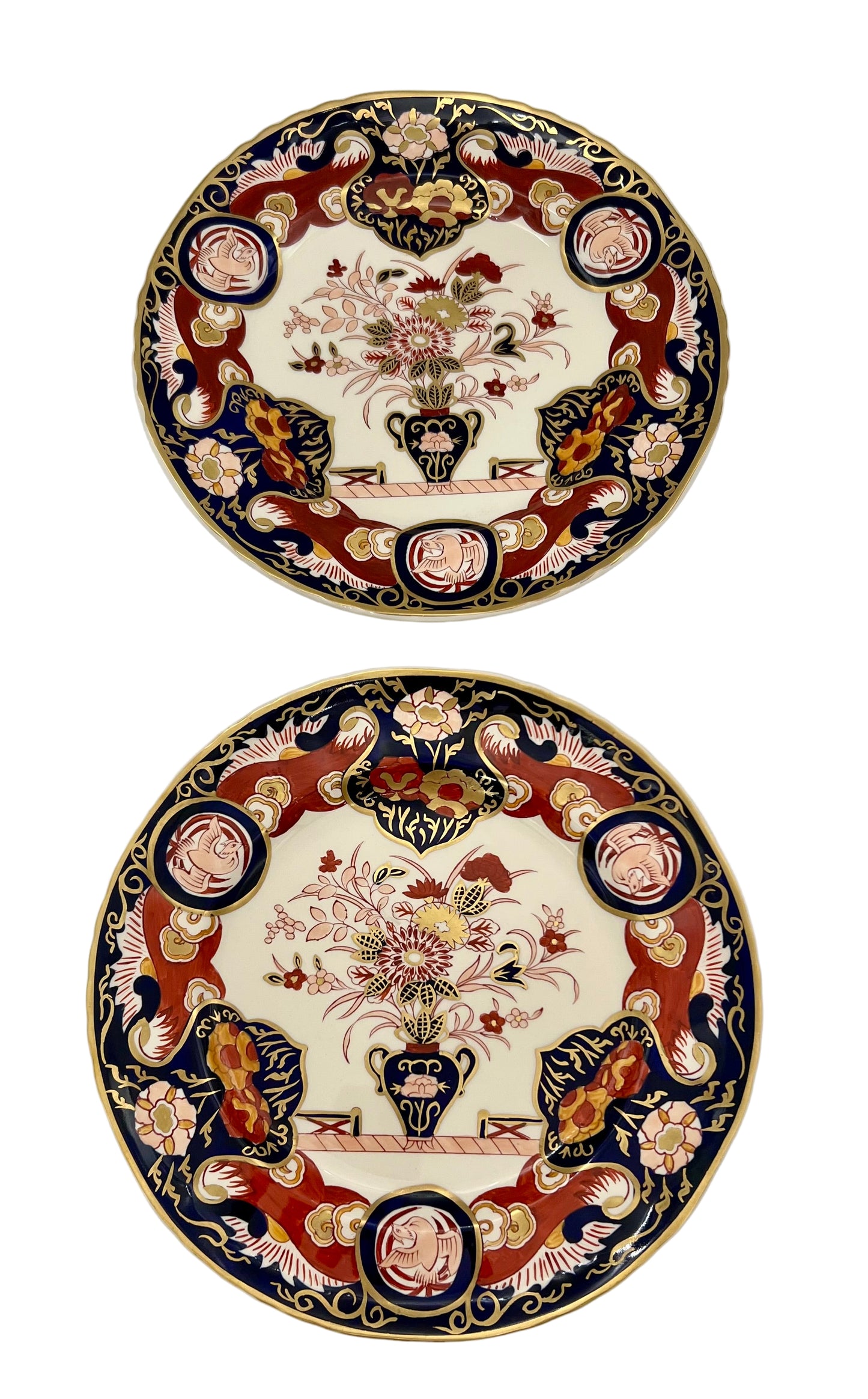 VINTAGE ENGLAND MASON'S IRONSTONE IMARI PATTERN DINNER PLATES, SET OF 2