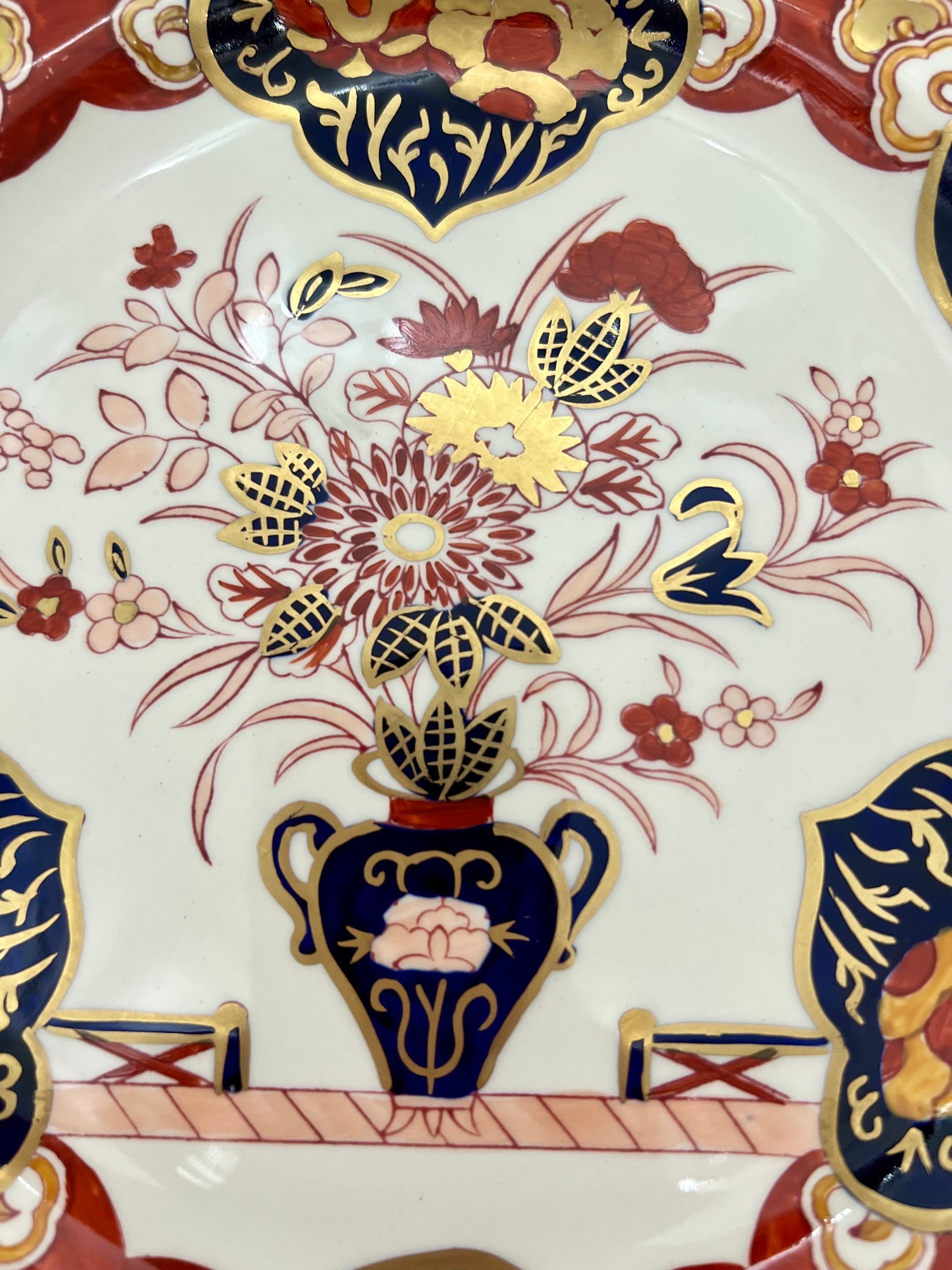 VINTAGE ENGLAND MASON'S IRONSTONE IMARI PATTERN DINNER PLATES, SET OF 2