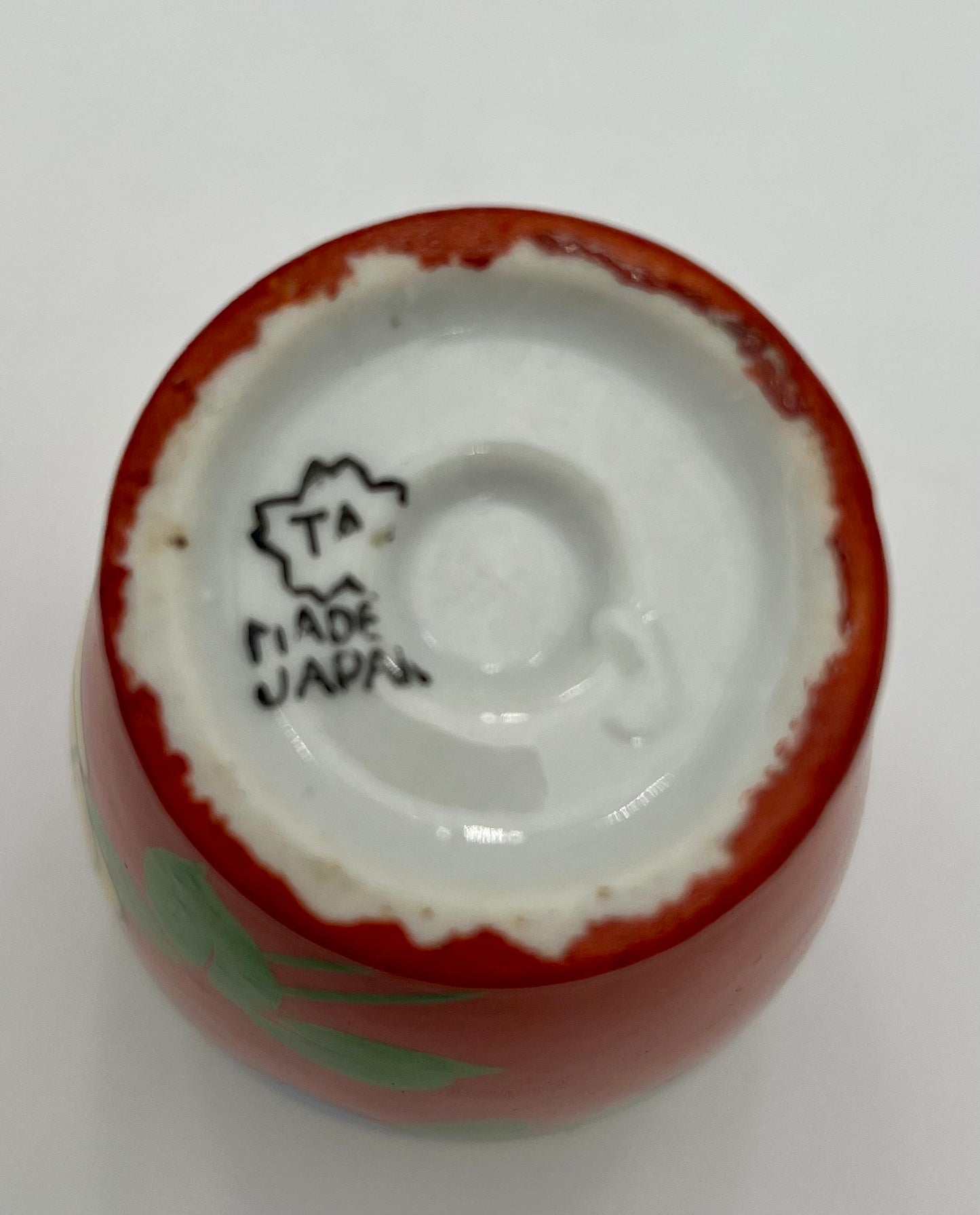 SMALL ANTIQUE TASHIRO SHOTEN VASE, CIRCA 1920s-1940s