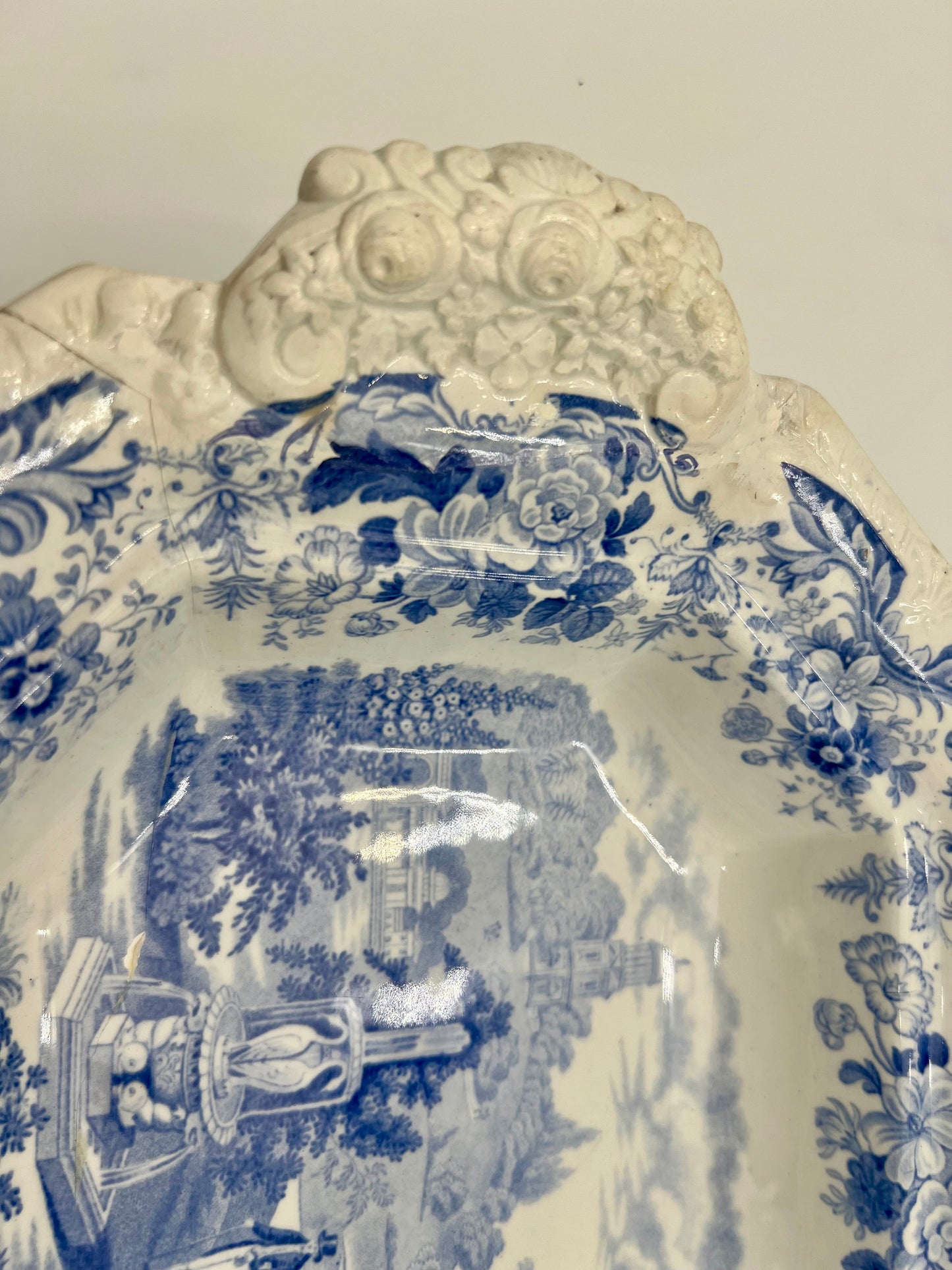 ANTIQUE ENGLISH STAFFORDSHIRE PORCELAIN COVERED VEGETABLE DISH, CIRCA 1860s