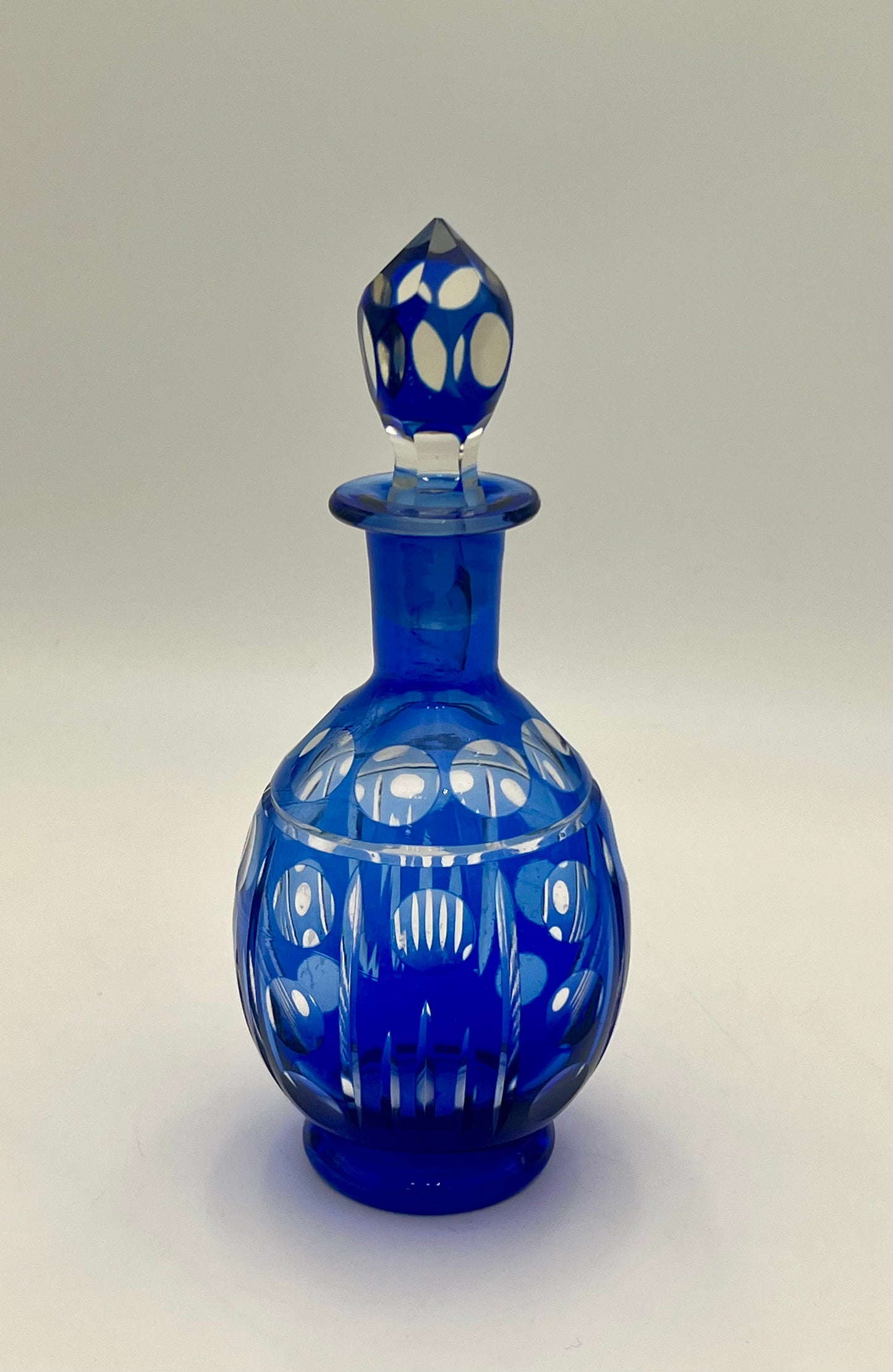 MID-CENTURY COLBALT BLUE GLASS DECANTER