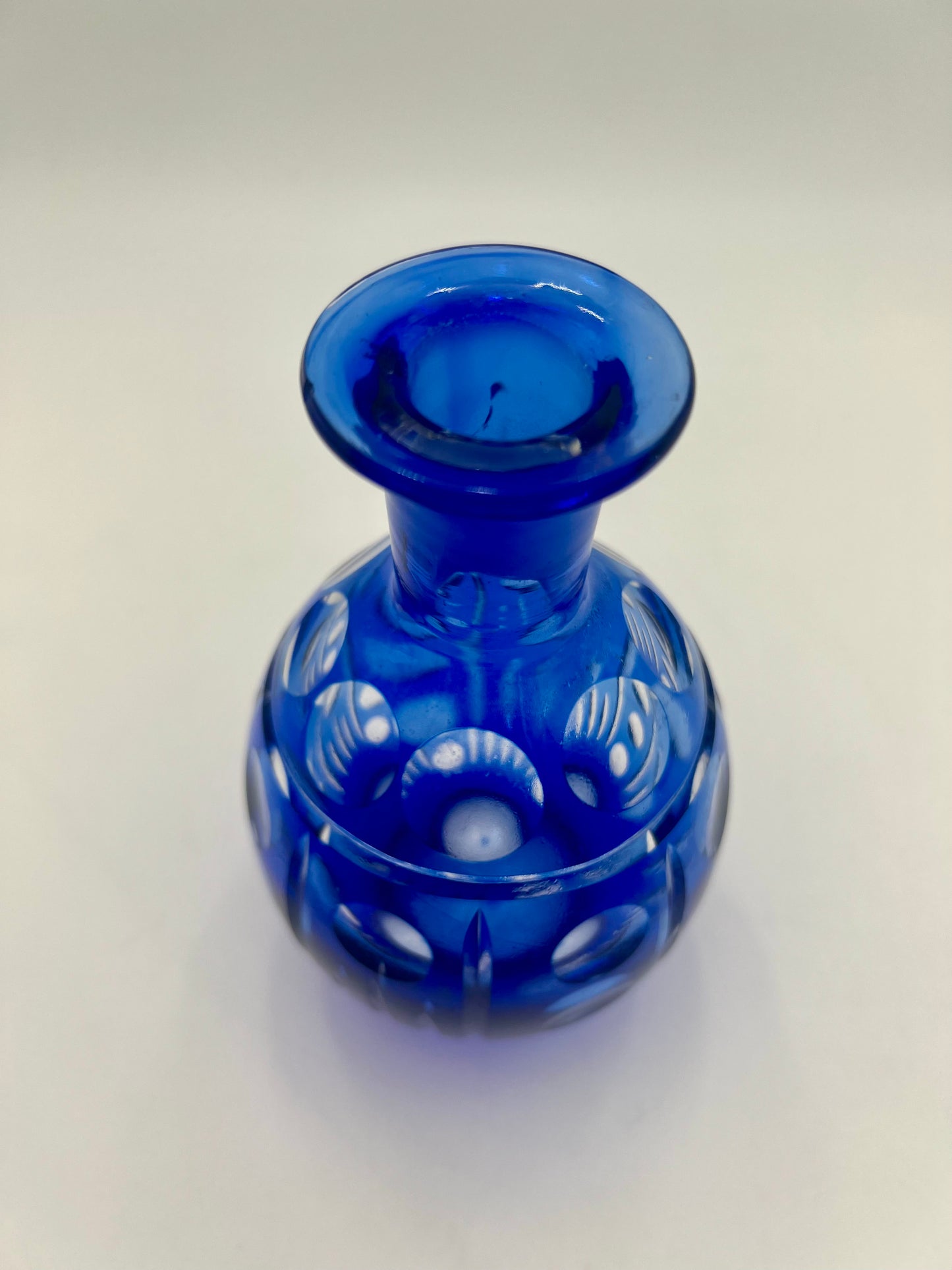 MID-CENTURY COLBALT BLUE GLASS DECANTER