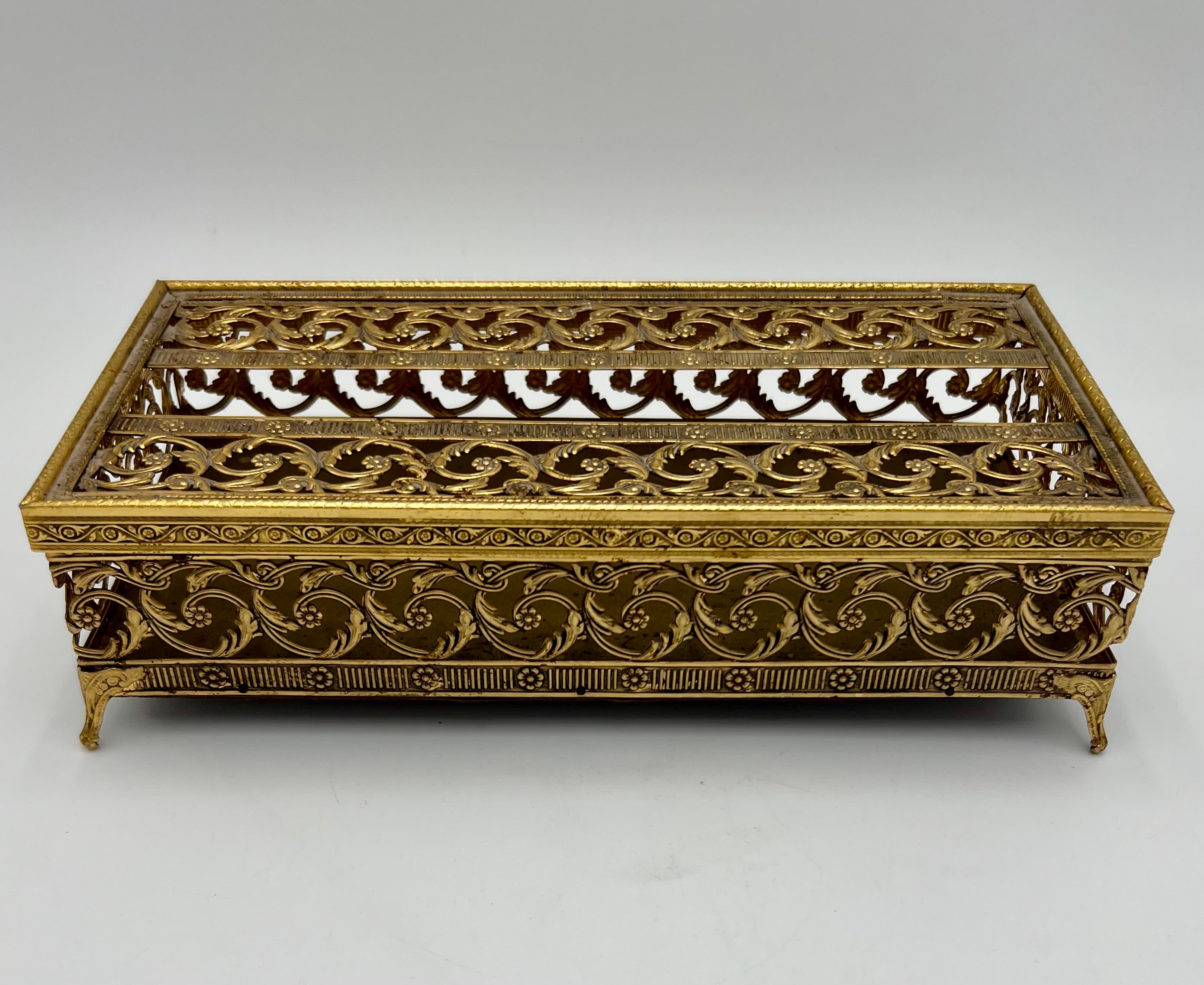 VINTAGE GILT BRASS FILIGREE JEWELRY BOX FRENCH VANITY TRINKET CASKET HOLLYWOOD REGENCY DECOR