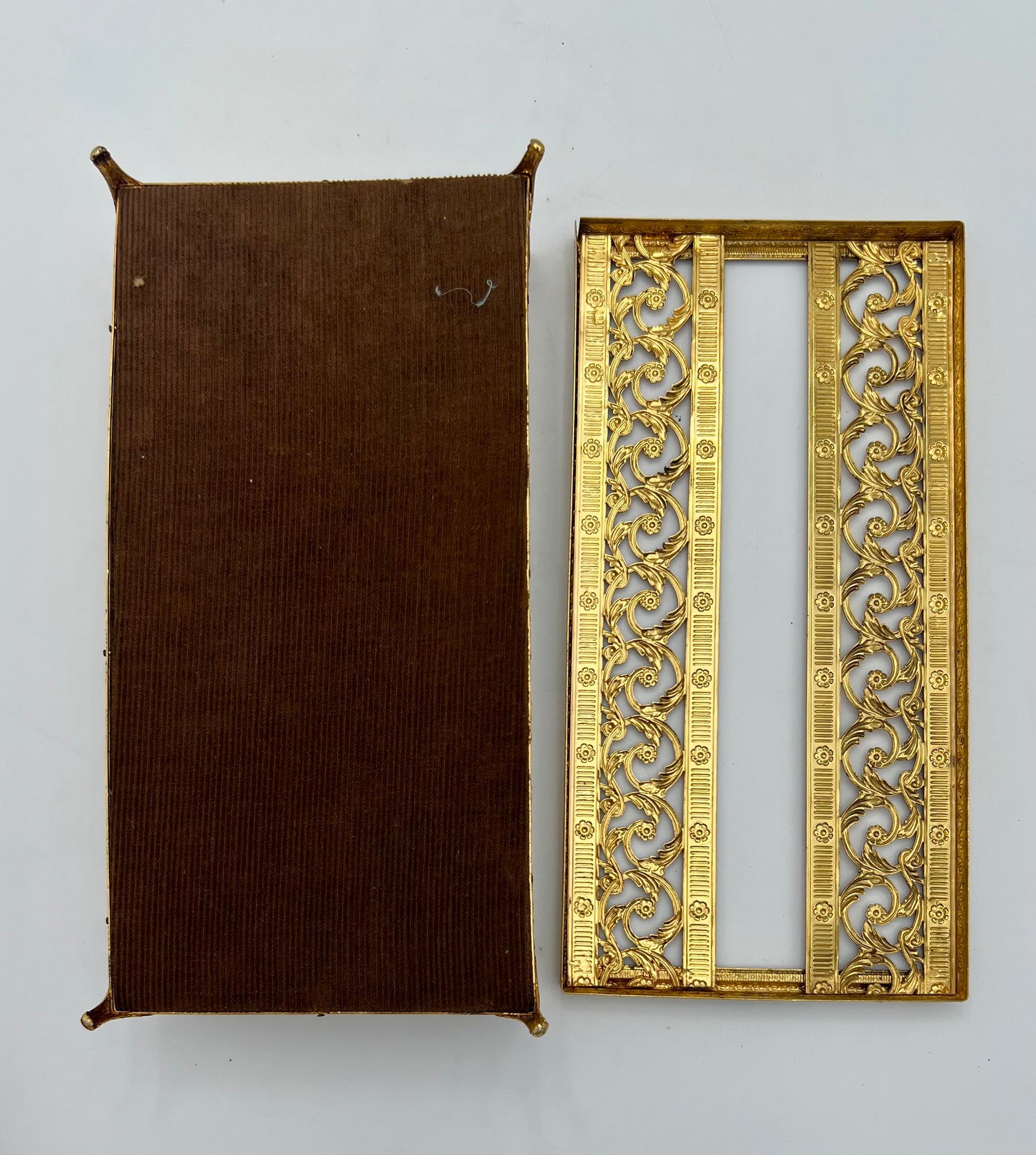 HOLLYWOOD REGENCY TISSUE HOLDER, CIRCA 1960s