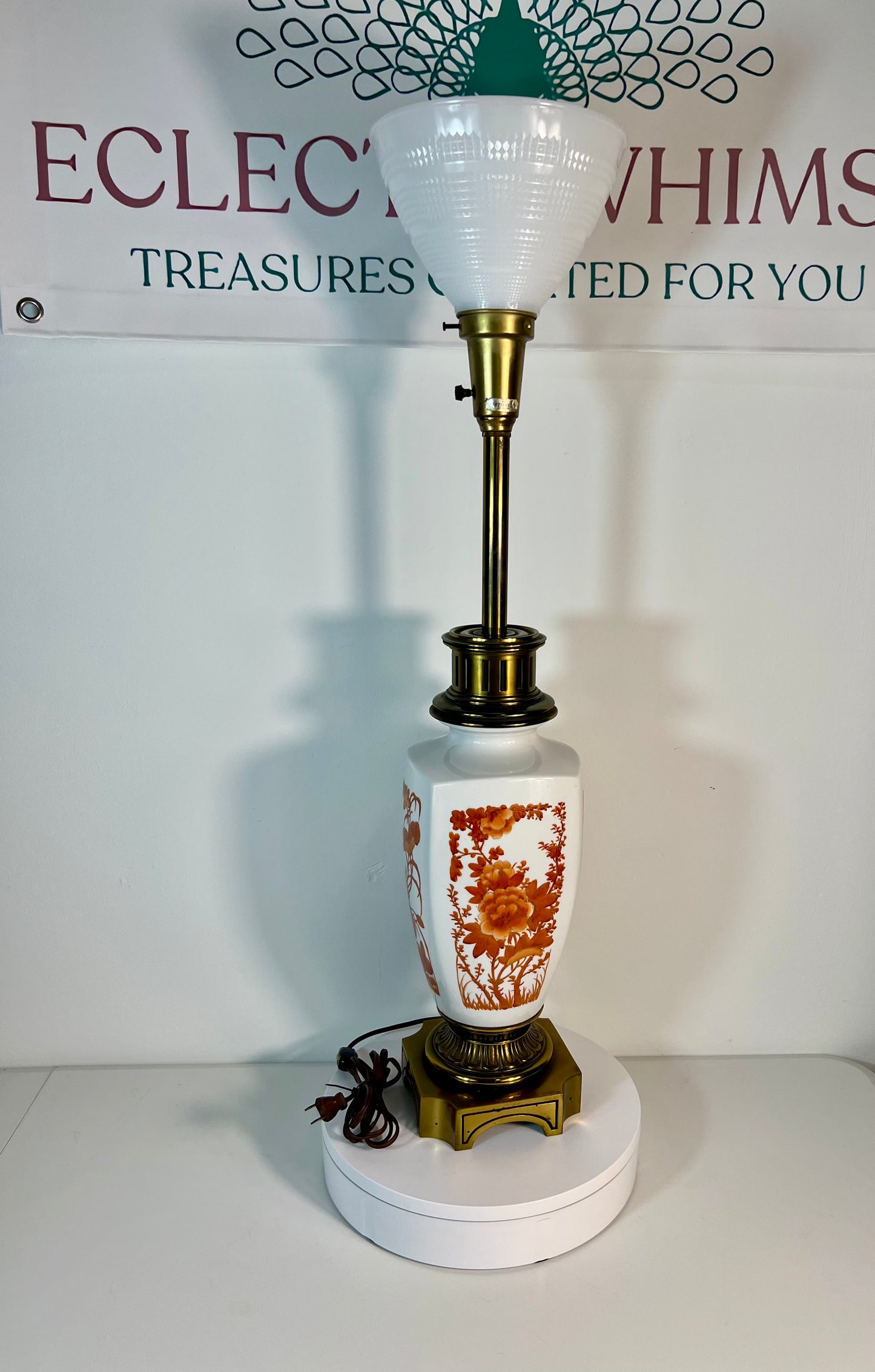 VERY RARE VINTAGE STIFFEL TORCHIERE HEAVY BRASS CHINOISERIE ORANGE AND WHITE LAMP, CIRCA 1946-1960