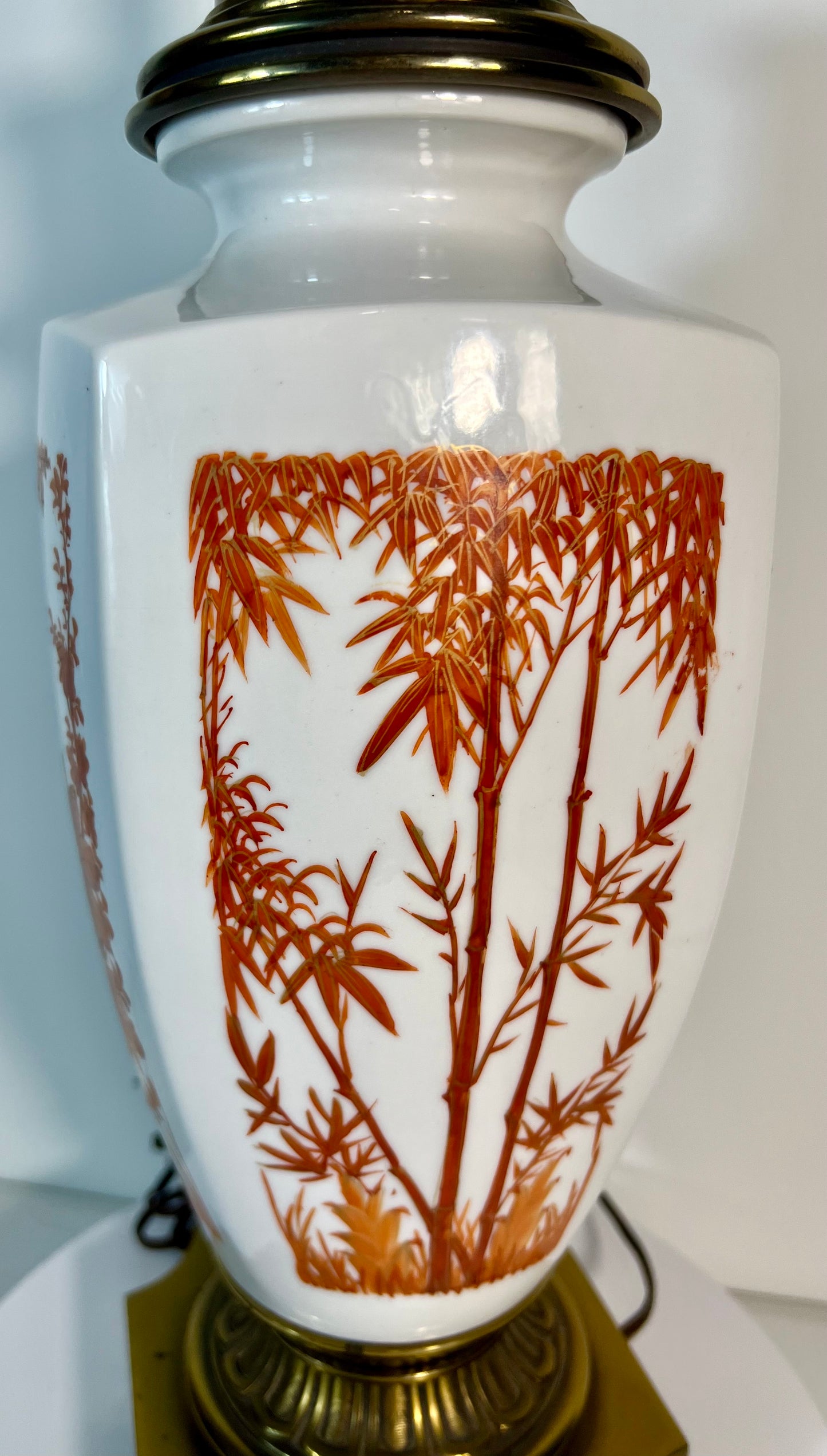 VERY RARE VINTAGE STIFFEL TORCHIERE HEAVY BRASS CHINOISERIE ORANGE AND WHITE LAMP, CIRCA 1946-1960