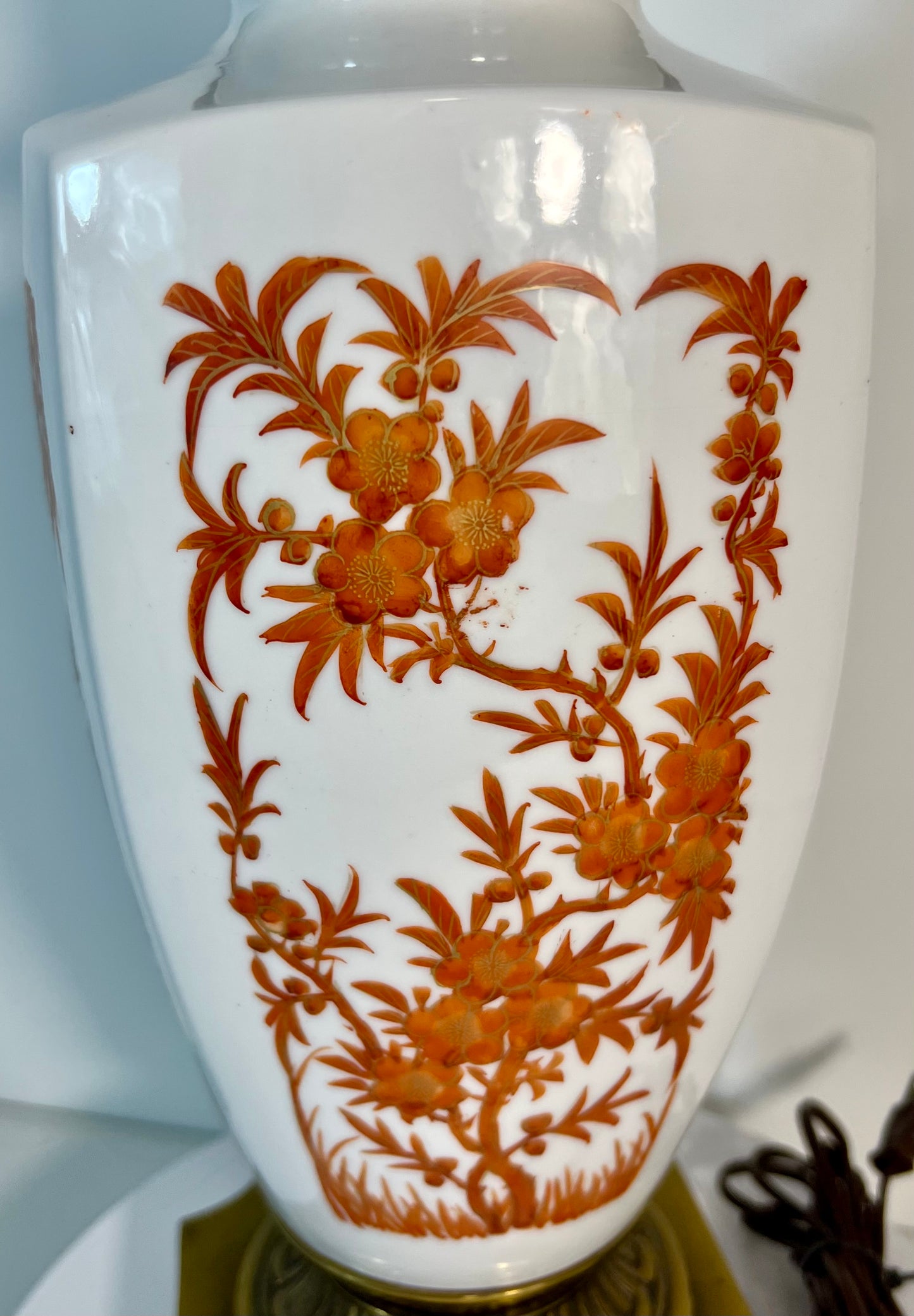 VERY RARE VINTAGE STIFFEL TORCHIERE HEAVY BRASS CHINOISERIE ORANGE AND WHITE LAMP, CIRCA 1946-1960