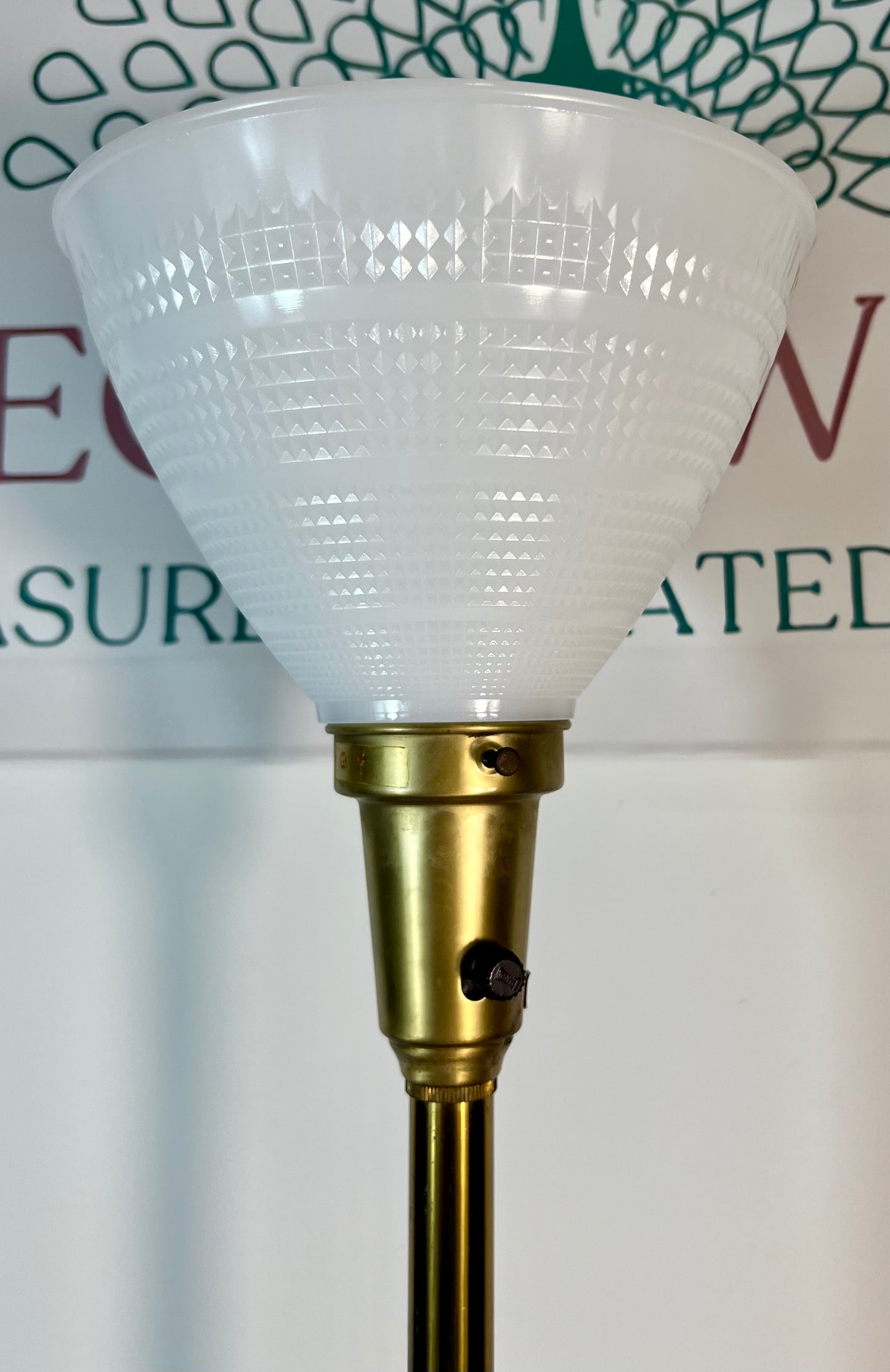 VERY RARE VINTAGE STIFFEL TORCHIERE HEAVY BRASS CHINOISERIE ORANGE AND WHITE LAMP, CIRCA 1946-1960