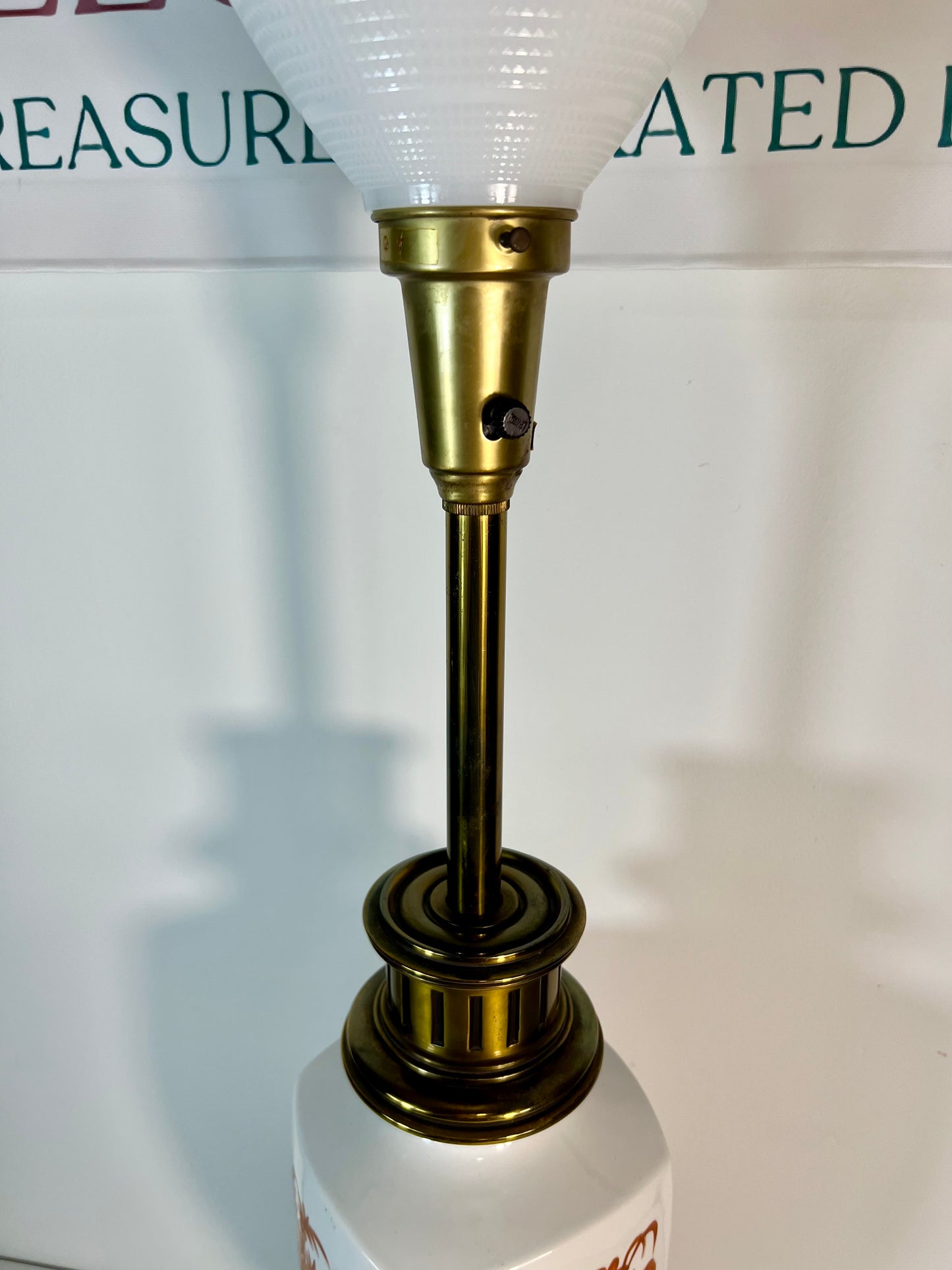 VERY RARE VINTAGE STIFFEL TORCHIERE HEAVY BRASS CHINOISERIE ORANGE AND WHITE LAMP, CIRCA 1946-1960