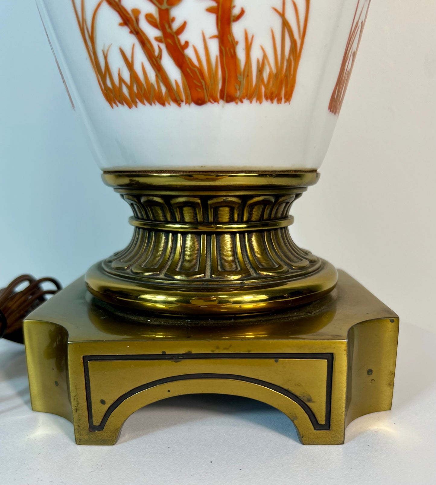 VERY RARE VINTAGE STIFFEL TORCHIERE HEAVY BRASS CHINOISERIE ORANGE AND WHITE LAMP, CIRCA 1946-1960