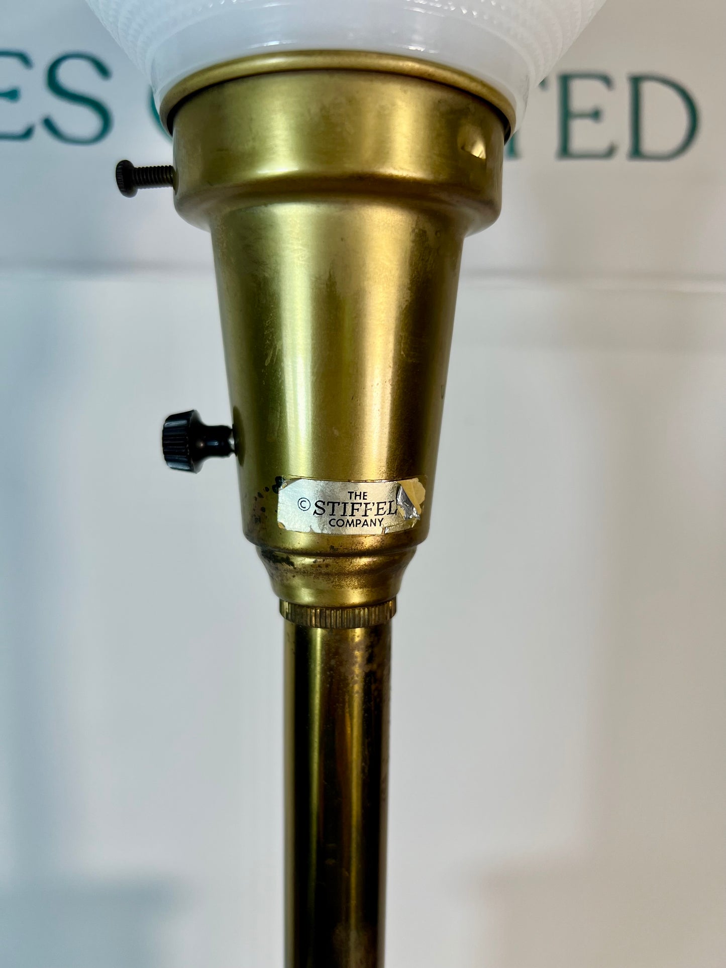 VERY RARE VINTAGE STIFFEL TORCHIERE HEAVY BRASS CHINOISERIE ORANGE AND WHITE LAMP, CIRCA 1946-1960