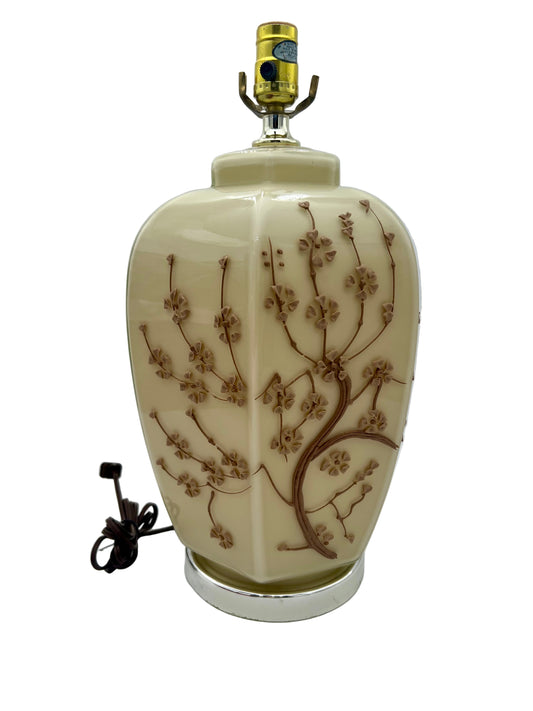 1970s CREAM AND BEIGE ART GLASS TABLE LAMP WITH 3D FLORAL DESIGN