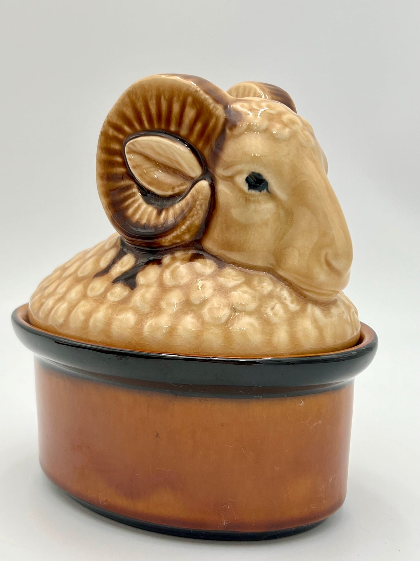 RARE VINTAGE SECLA PORTUGAL RAM HEAD COVERED TUREEN