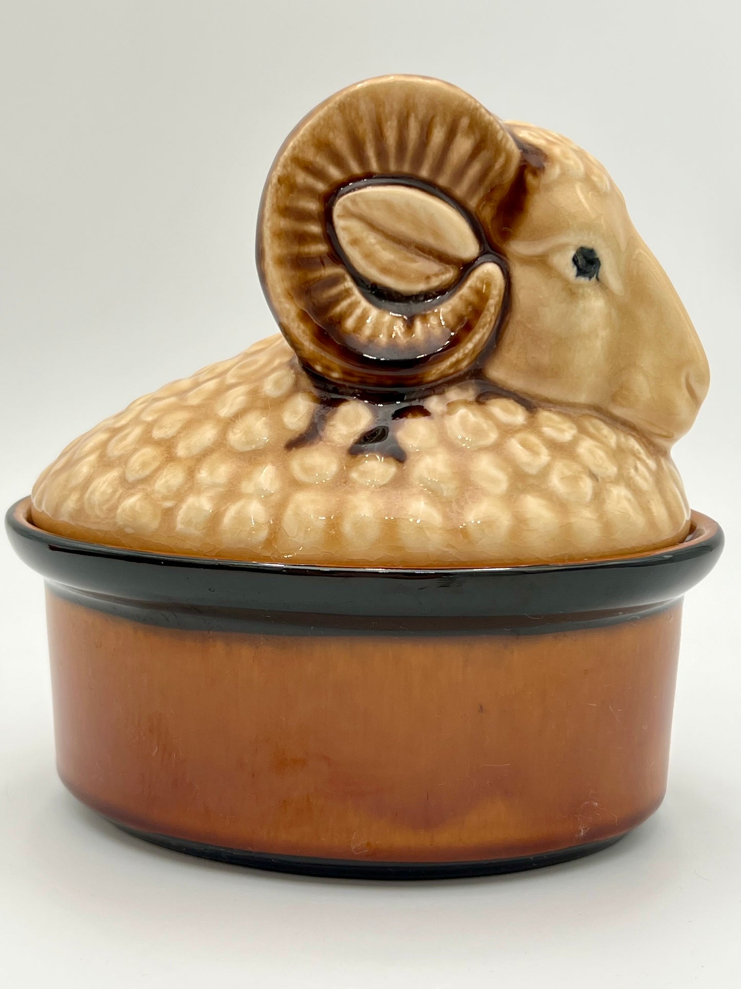 RARE VINTAGE SECLA PORTUGAL RAM HEAD COVERED TUREEN