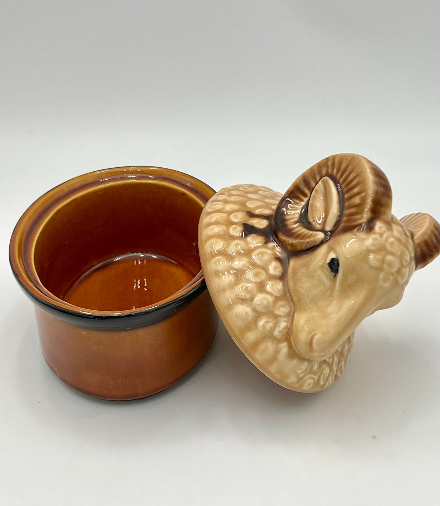RARE VINTAGE SECLA PORTUGAL RAM HEAD COVERED TUREEN