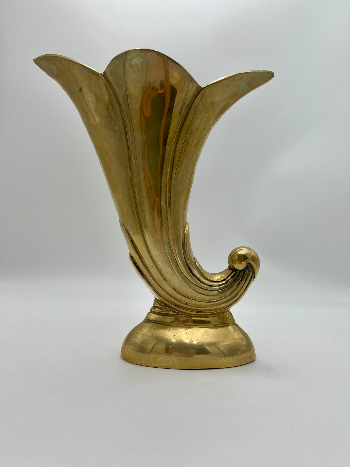 VINTAGE HEAVY BRASS VASE/PLANTER