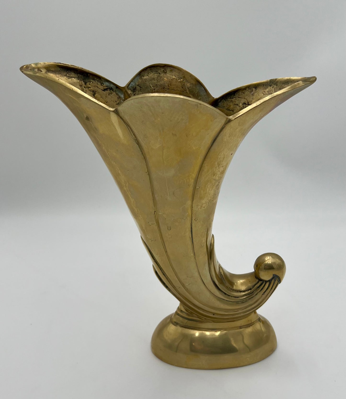 VINTAGE HEAVY BRASS VASE/PLANTER