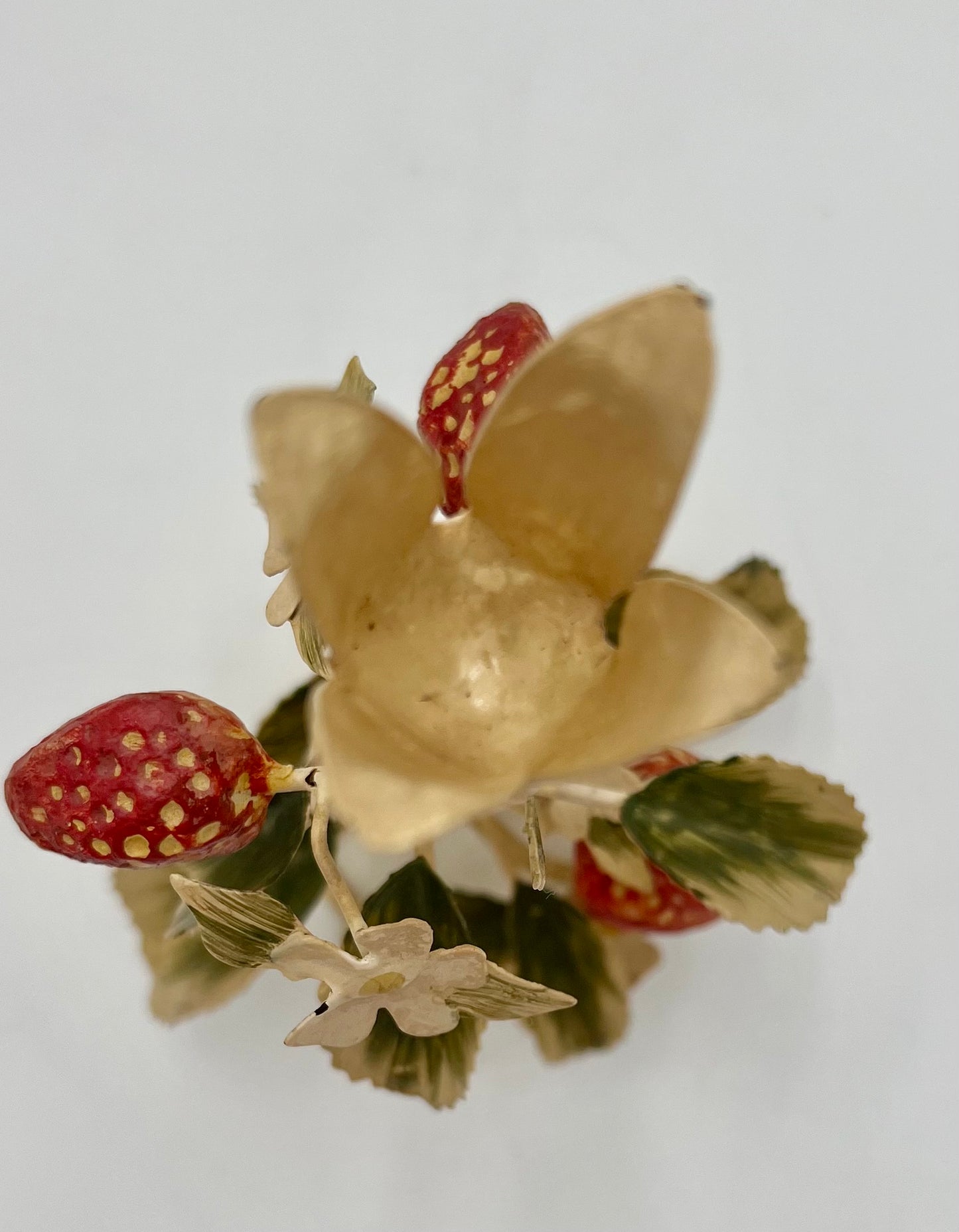 VERY RARE 1960s ITALIAN TOLE STRAWBERRIES AND WHITE FLOWERS CANDLESTICK HOLDER
