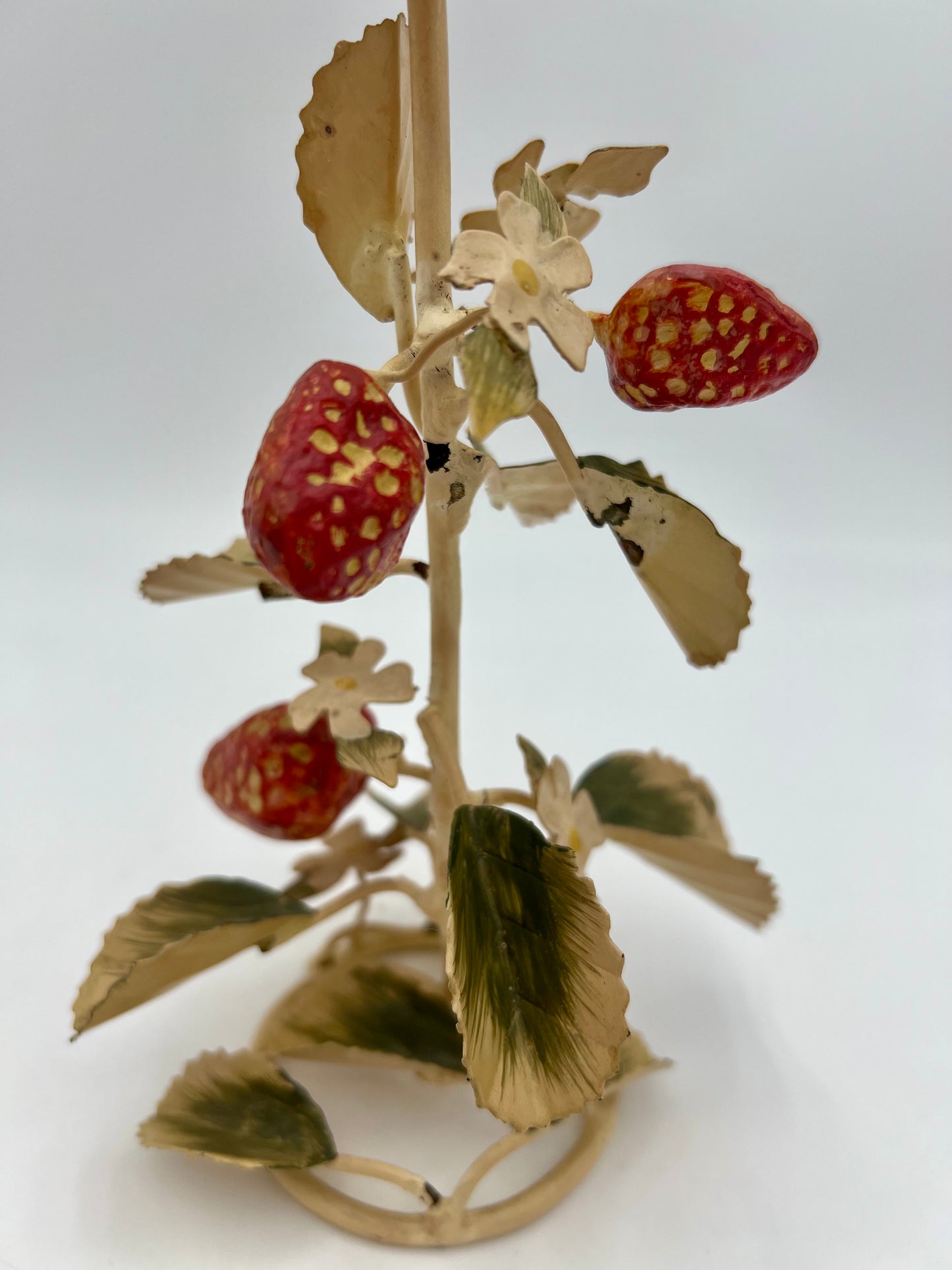 VERY RARE 1960s ITALIAN TOLE STRAWBERRIES AND WHITE FLOWERS CANDLESTICK HOLDER