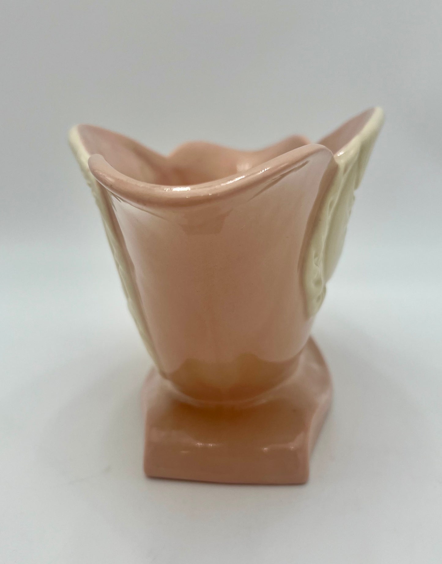 RARE ANTIQUE CHADWICK CHINA COMPANY SWAN FEATHER SALMON PINK VASE, 1940s