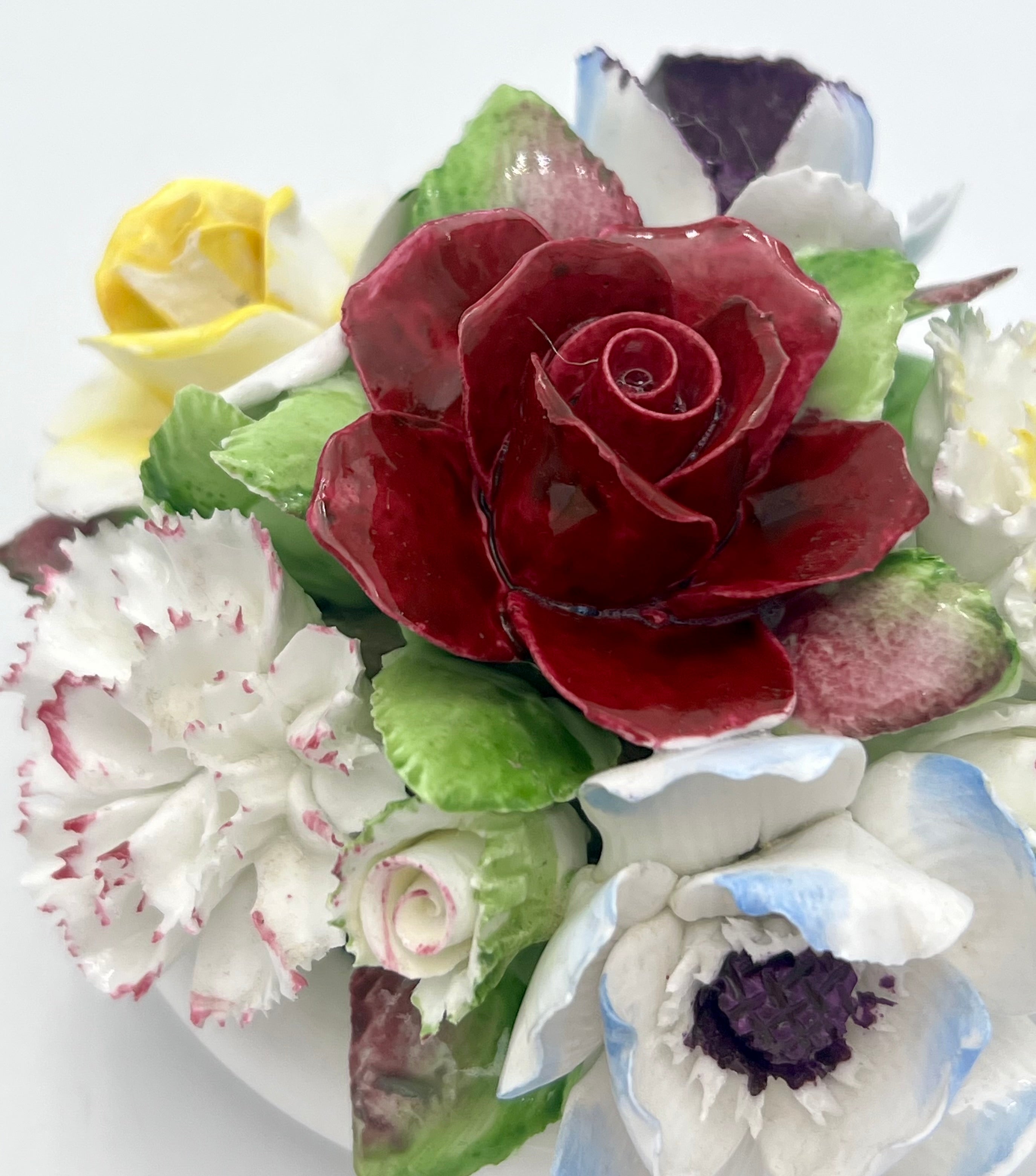 ROYAL DOULTON HANDMADE BONE CHINA FLORAL POSY (c. 1948–1955) – MADE IN ENGLAND