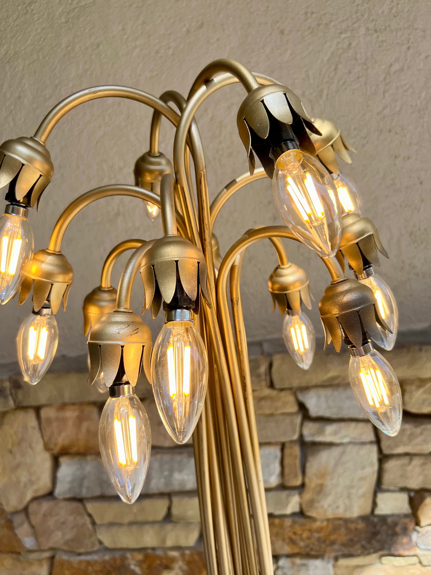 Vintage 1970s Hollywood Regency Brass Tulip Floor Lamp with Lotus Base – Mid Century Modern Waterfall 12-Light Statement Lighting