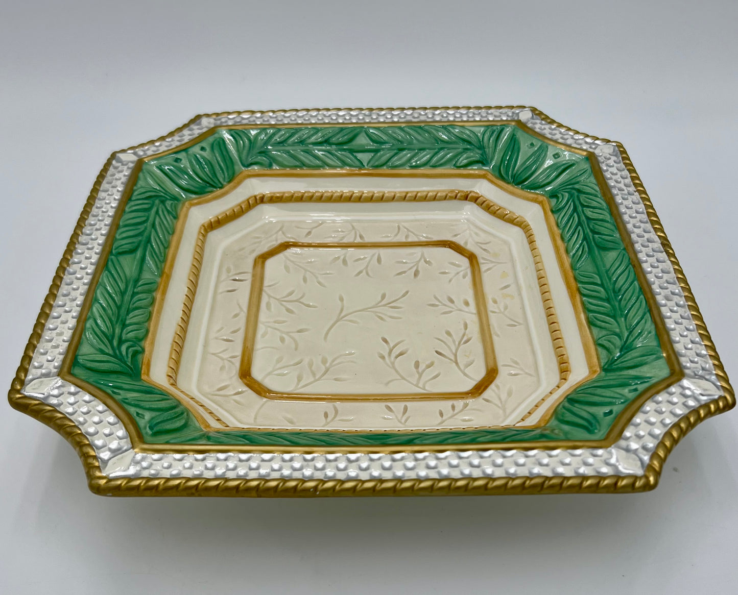 FITZ AND FLOYD ORNATE GREEN. WHITE, AND GOLD DECORATIVE BOWL