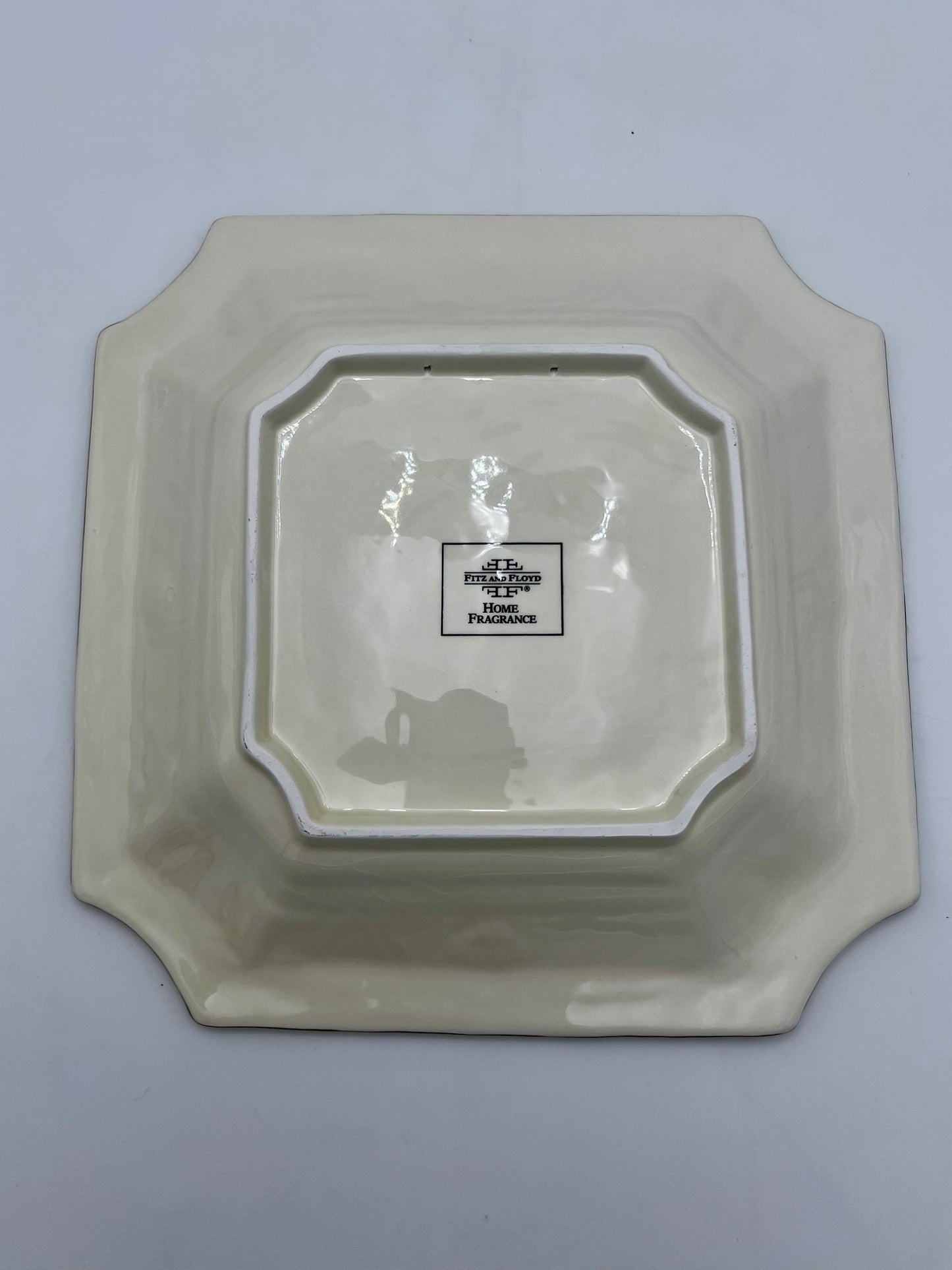 FITZ AND FLOYD ORNATE GREEN. WHITE, AND GOLD DECORATIVE BOWL