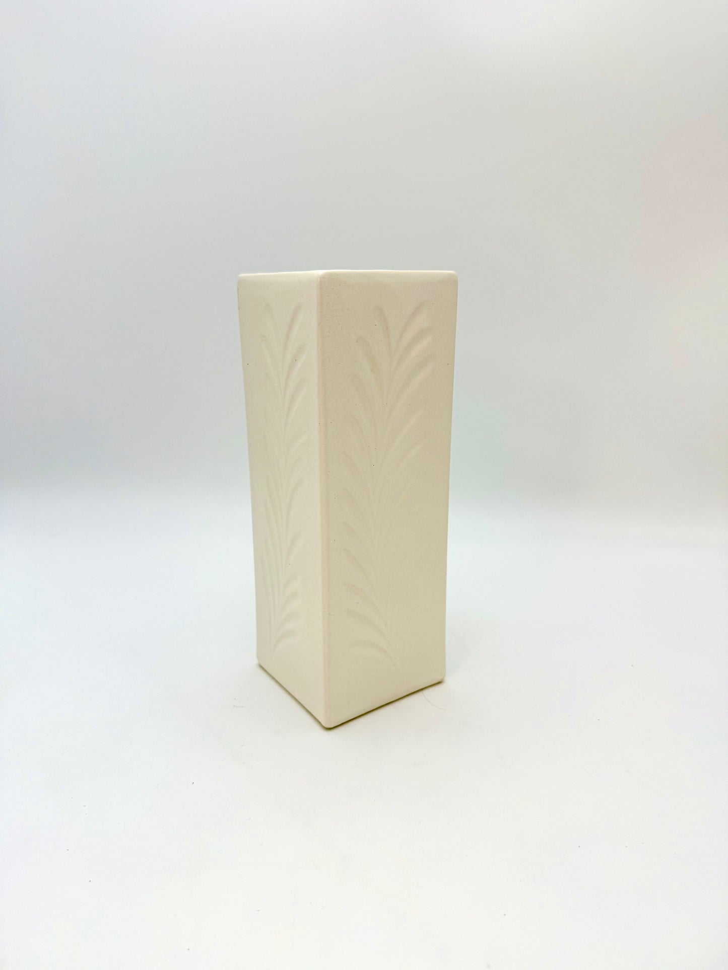 VINTAGE HULL USA MID CENTURY MODERN RECTANGULAR CERAMIC VASE | SCULPTURAL IVORY POTTERY COLUMN