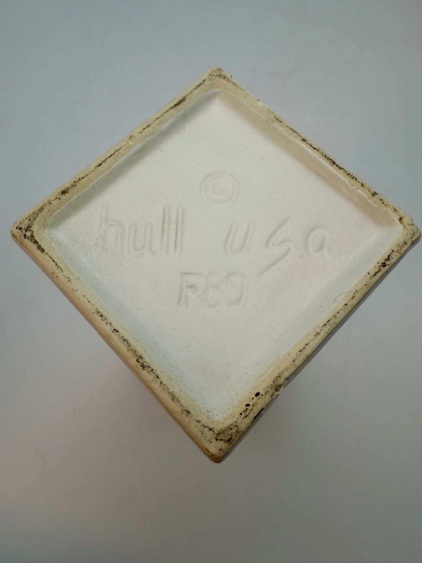 VINTAGE HULL USA MID CENTURY MODERN RECTANGULAR CERAMIC VASE | SCULPTURAL IVORY POTTERY COLUMN