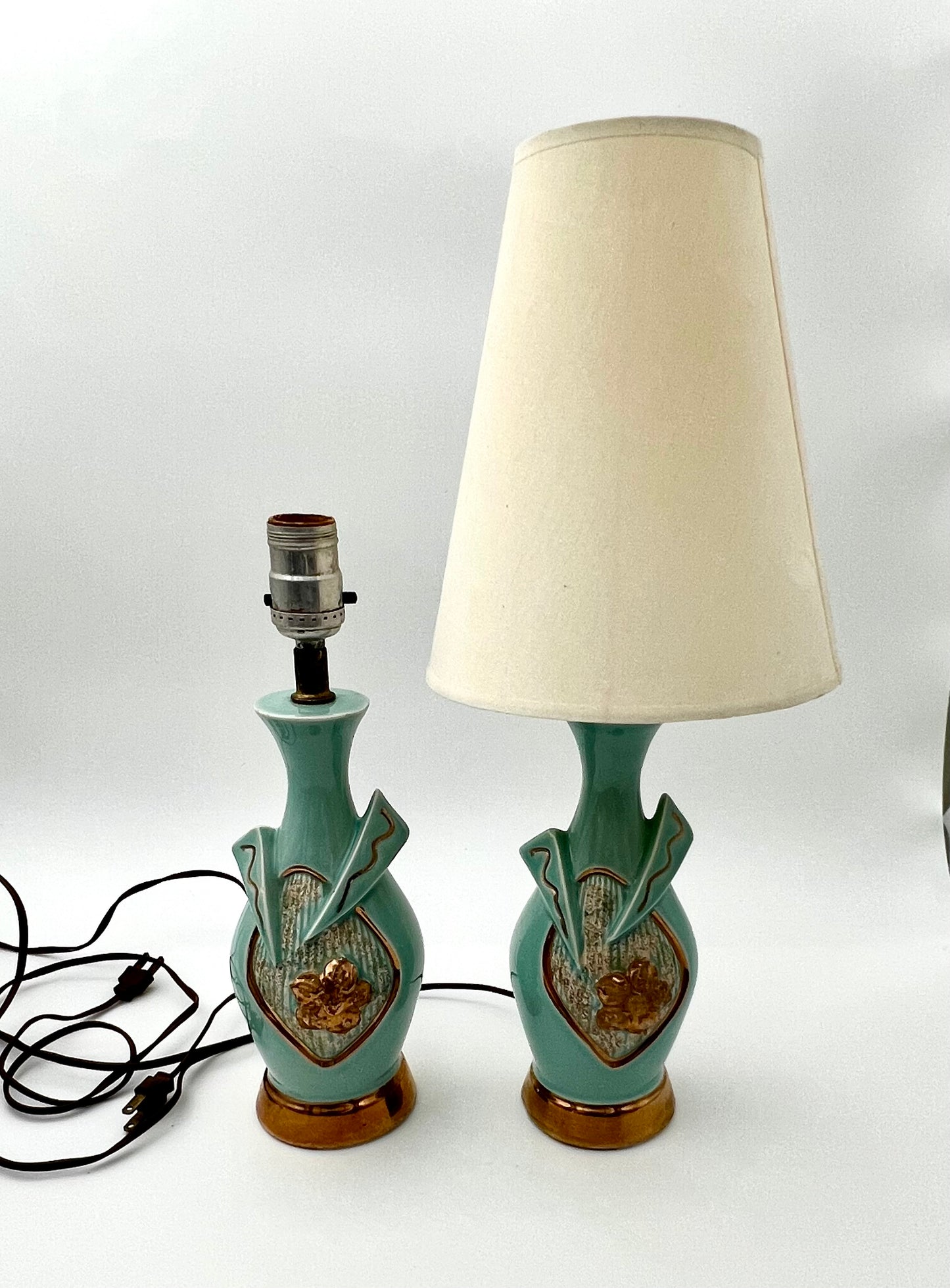 PAIR OF BABY BLUE AND GOLD 1950s ATOMIC BOUDOIR TABLE LAMPS