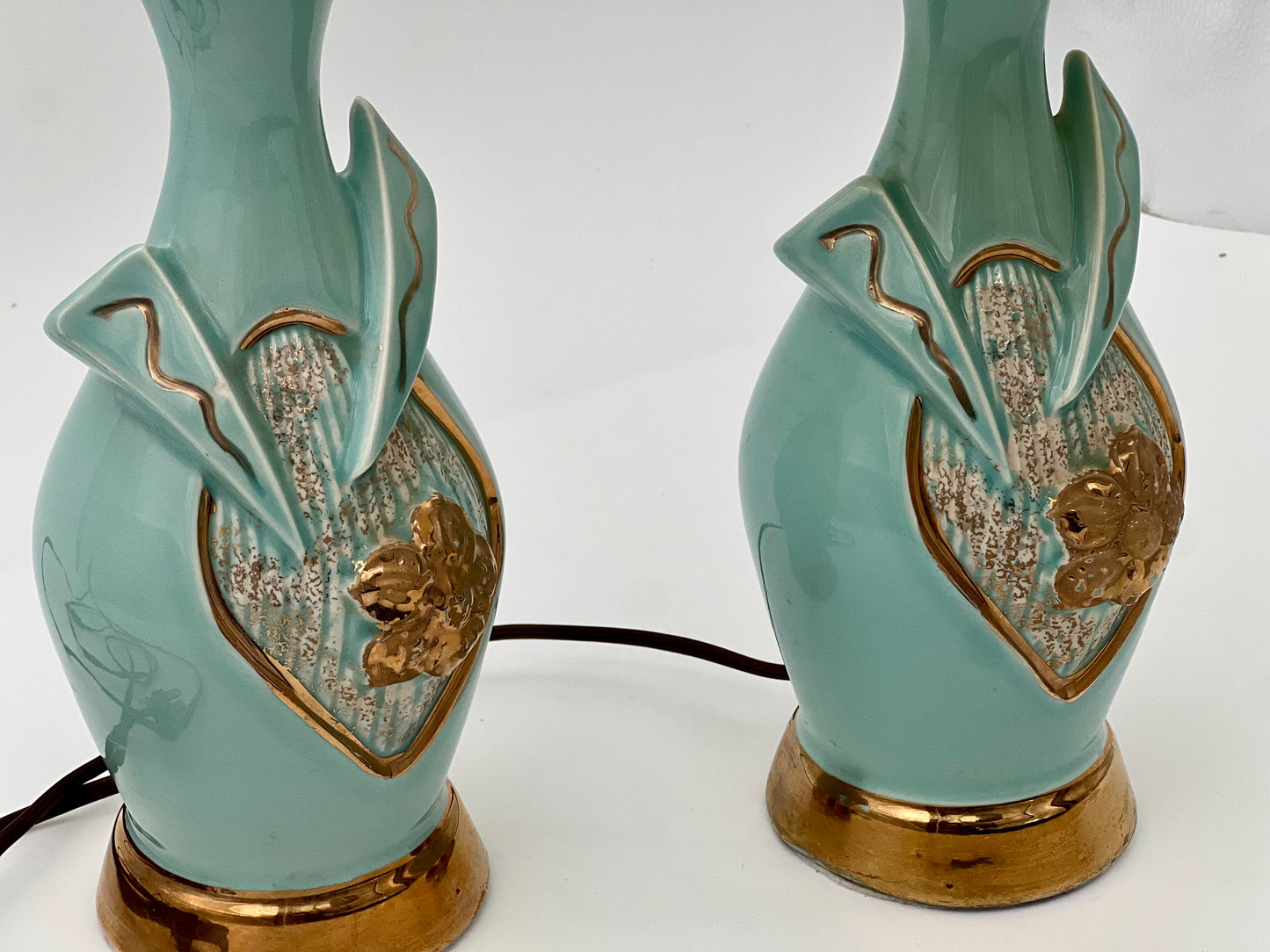 PAIR OF BABY BLUE AND GOLD 1950s ATOMIC BOUDOIR TABLE LAMPS