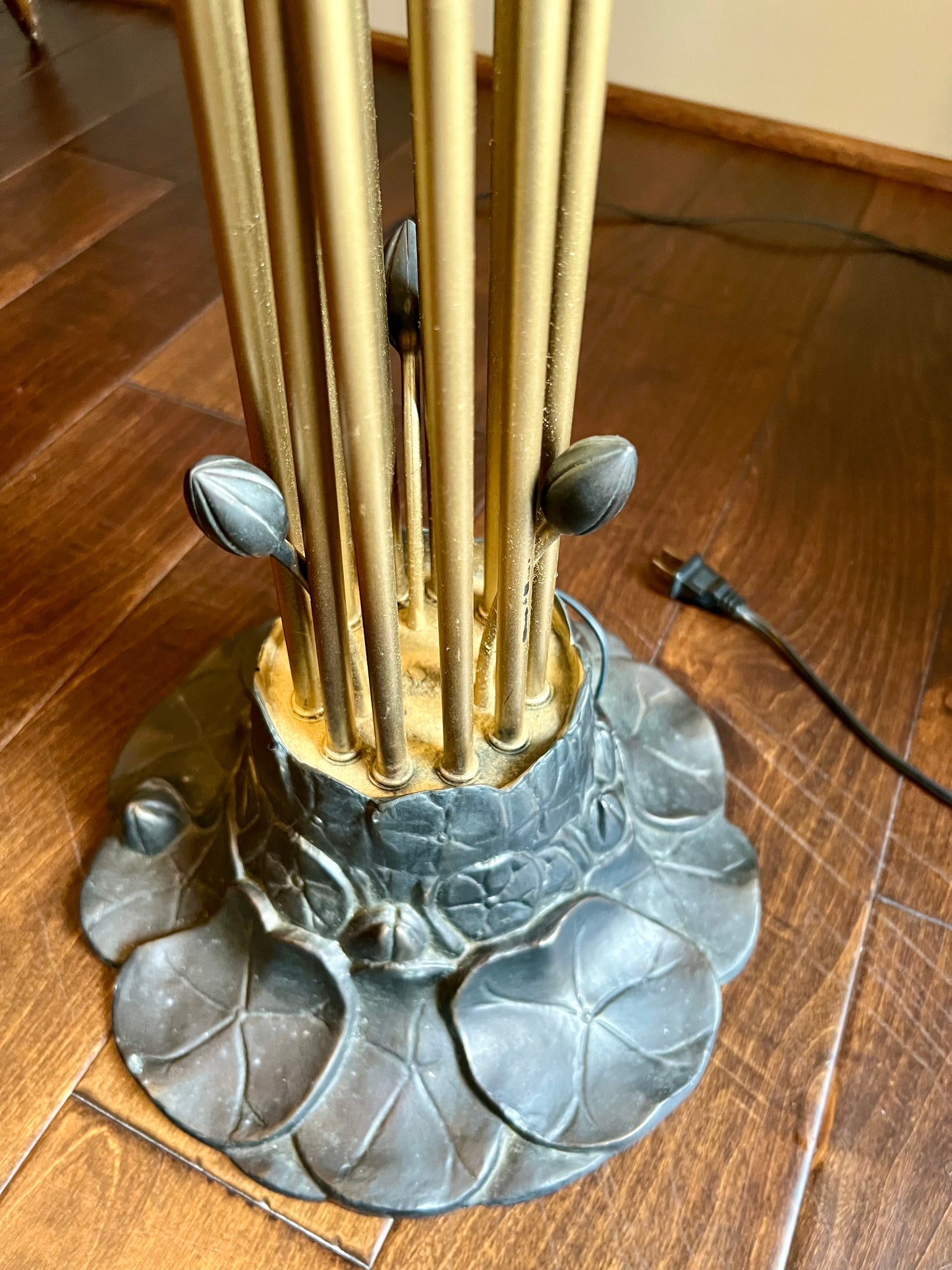 Vintage 1970s Hollywood Regency Brass Tulip Floor Lamp with Lotus Base – Mid Century Modern Waterfall 12-Light Statement Lighting