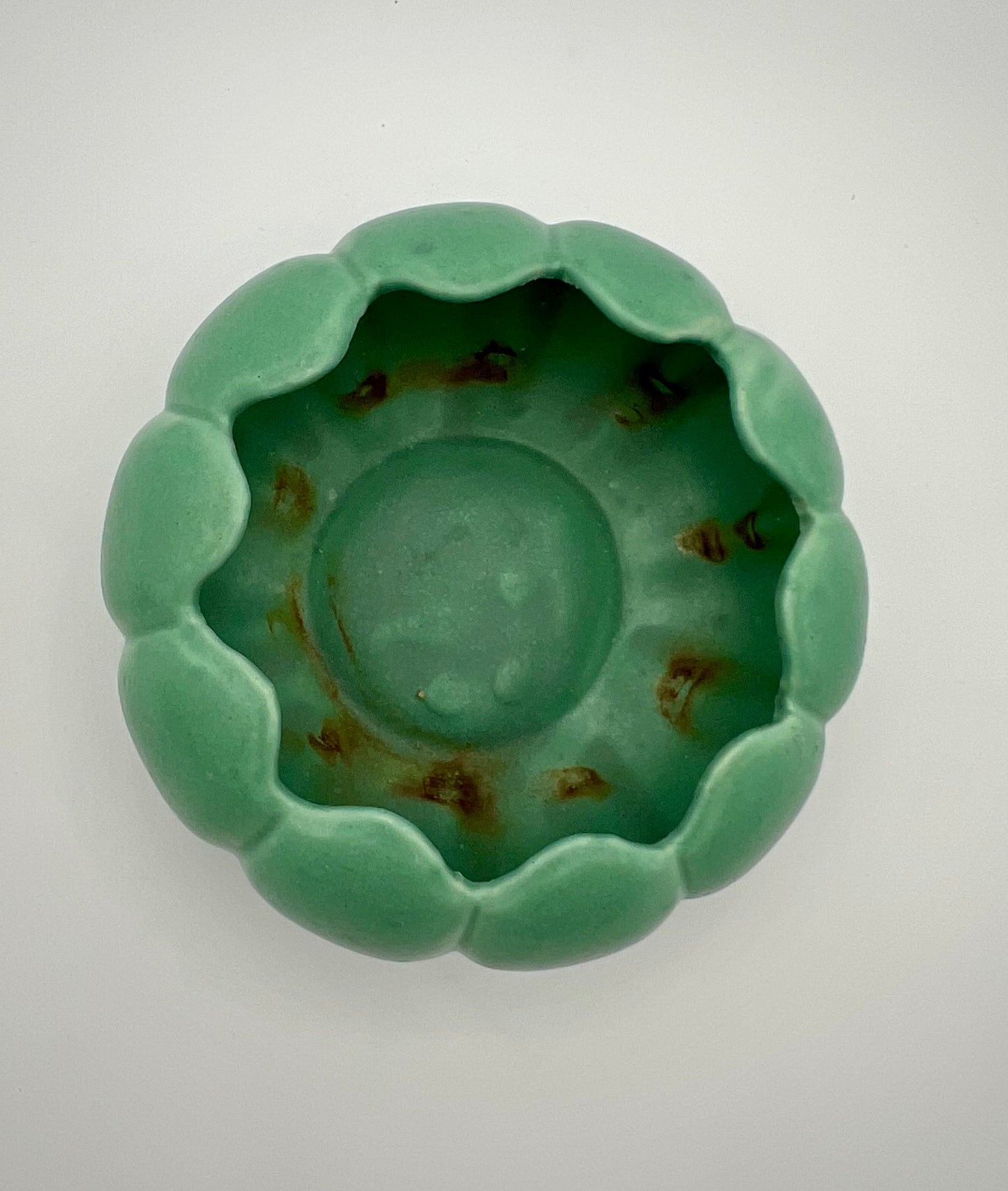 RARE SIGNED 1935 ART DECO BATES POTTERY OF CHICAGO SCALLOPED GREEN PLANTER BOWL
