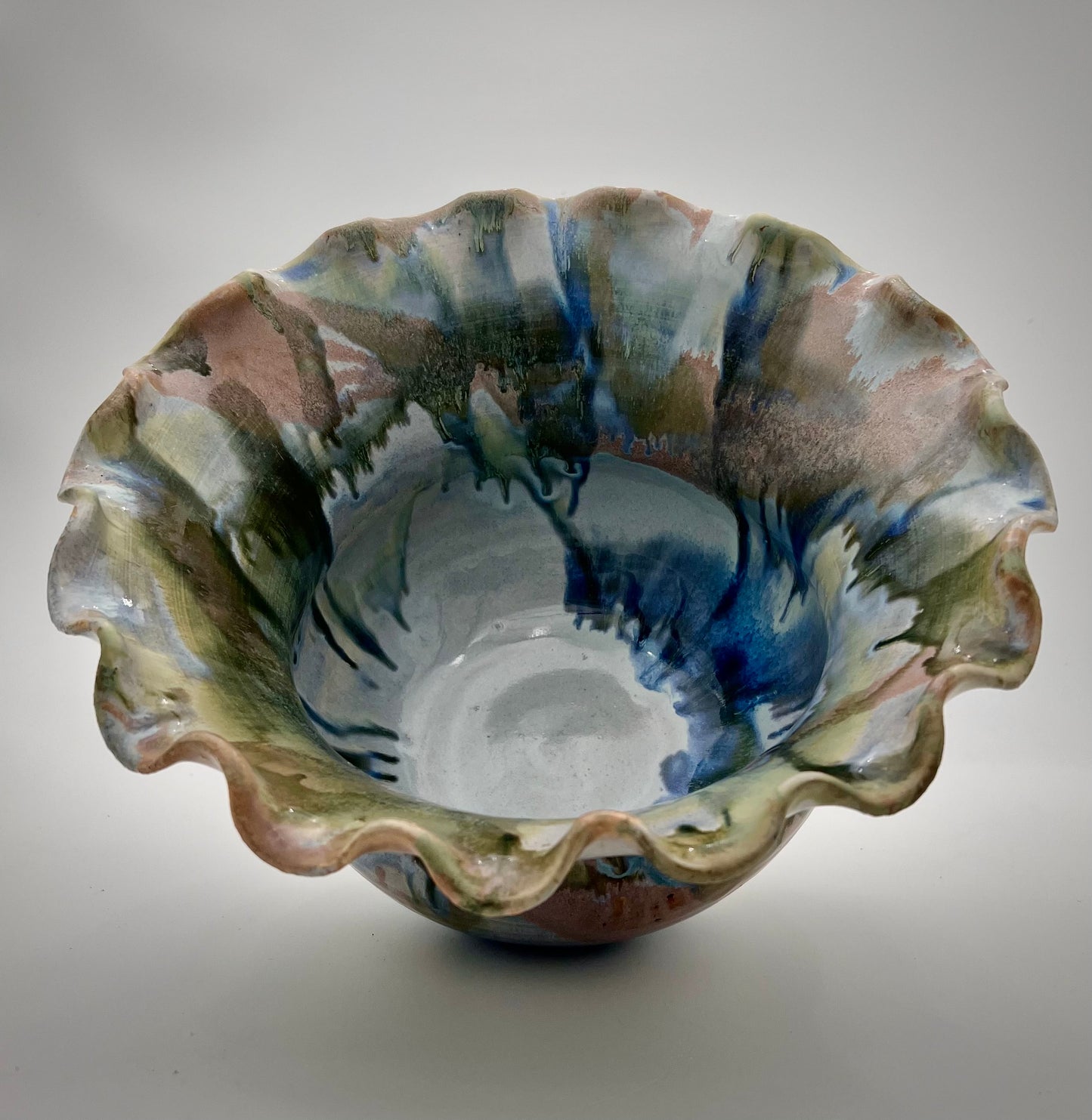 1989 ARTIST SIGNED GLAZED POTTERY ABSTRACT SCALLOPED BOWL