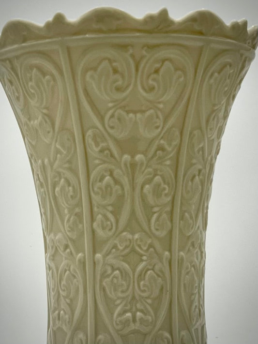 1960's LENOX WENTWORTH COLLECTION CREAM PORCELAIN VASE