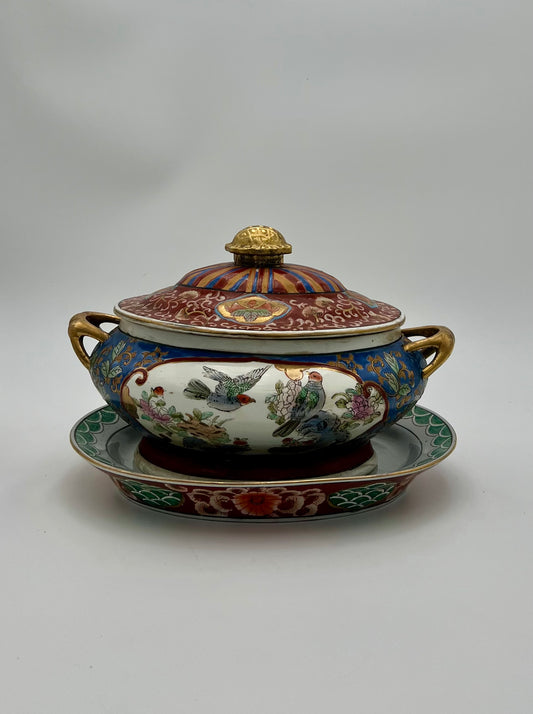 ANTIQUE SATSUMA HAND PAINTED LIDDED TUREEN WITH TRAY