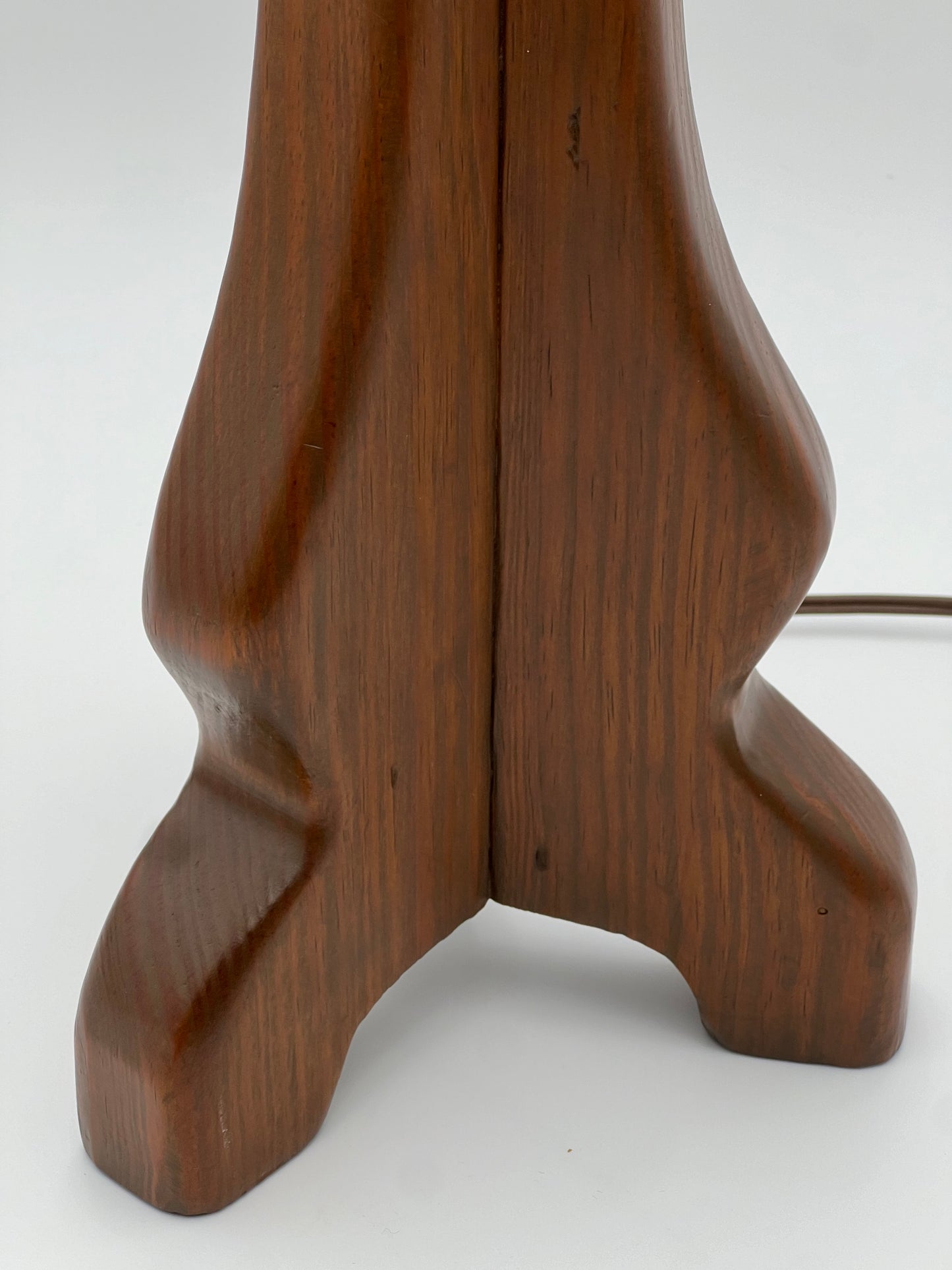 RARE MIDCENTURY CARVED TRIANGULAR WOOD TABLE LAMP