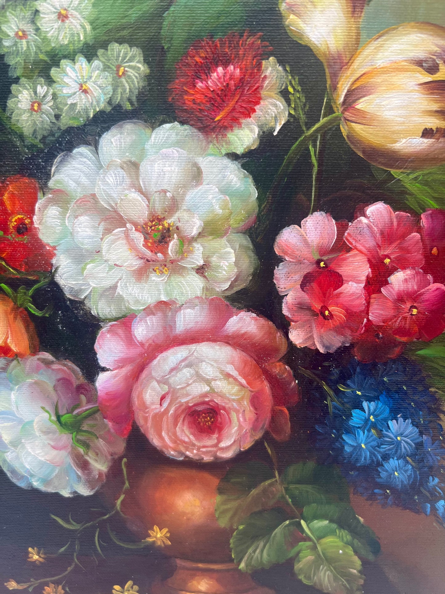 ORIGINAL FLORAL OIL PAINTING WITH ORNATE FRAME