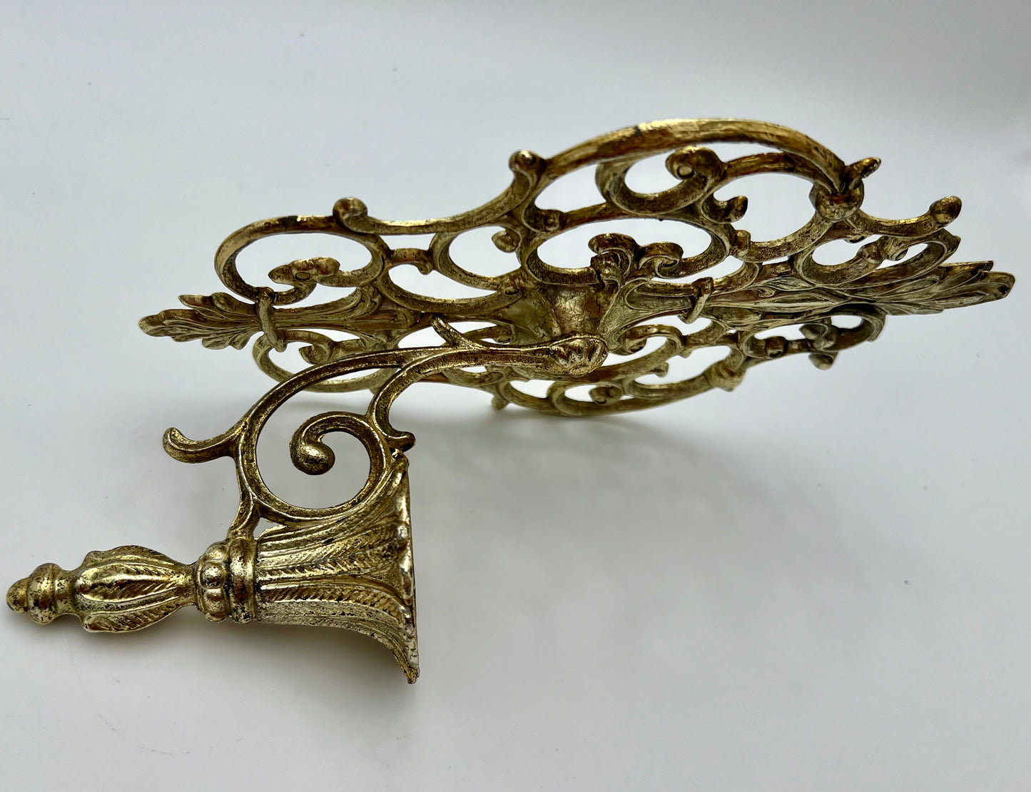 RARE VINTAGE PAIR OF ORNATE GOLD WALL SCONCES