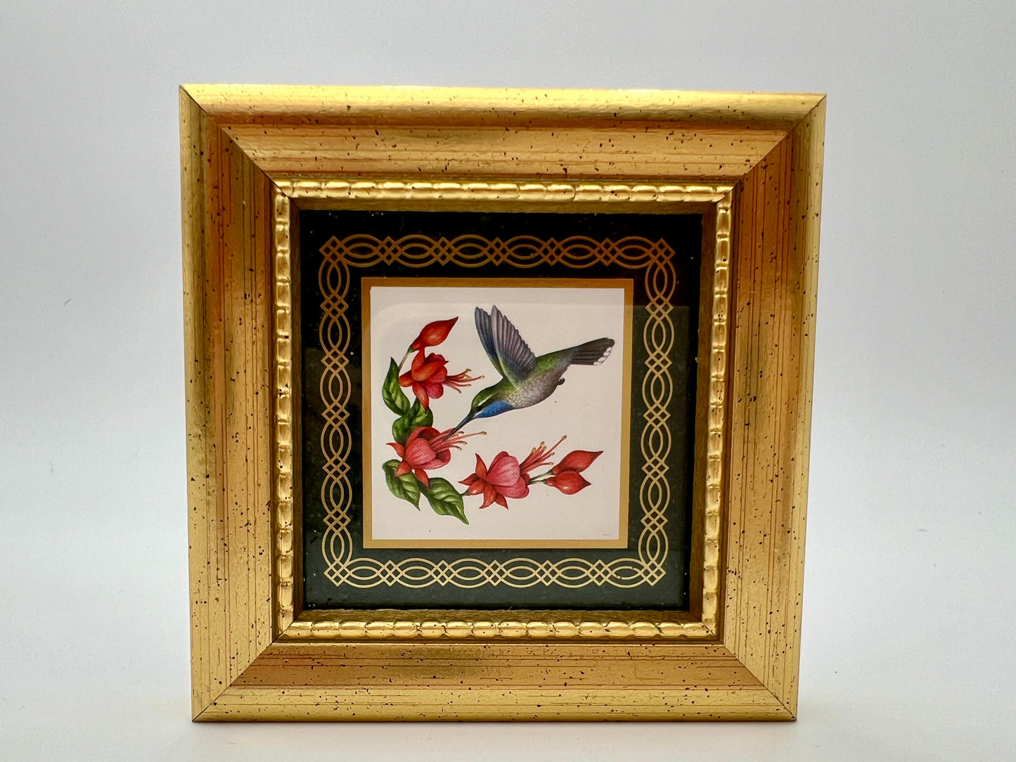 VINTAGE PAIR OF SMALL FRAMED HUMMINGBIRD PRINTS