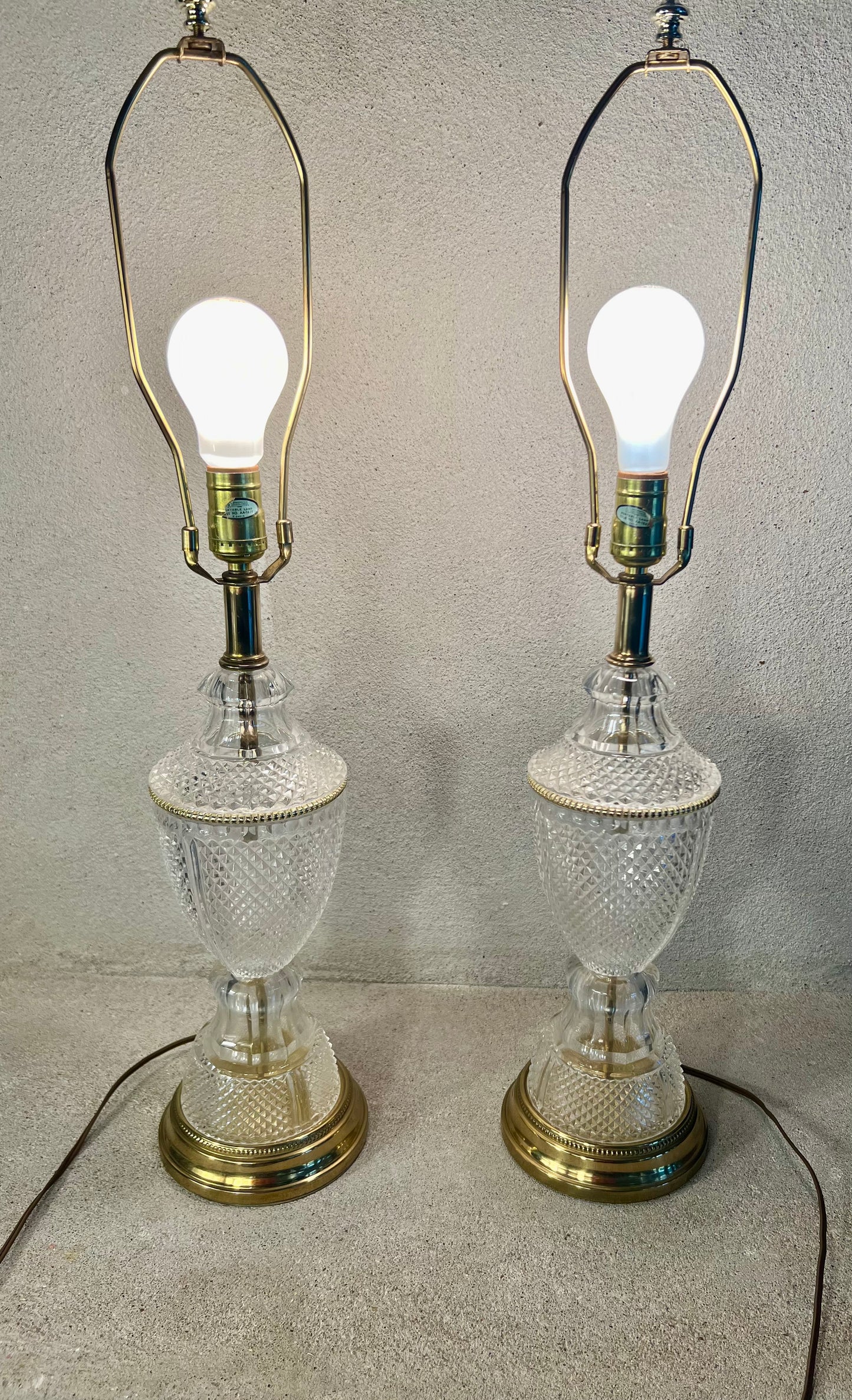 VINTAGE PAIR OF PINAPPLE CUT GLASS CRYSTAL AND BRASS TABLE LAMPS