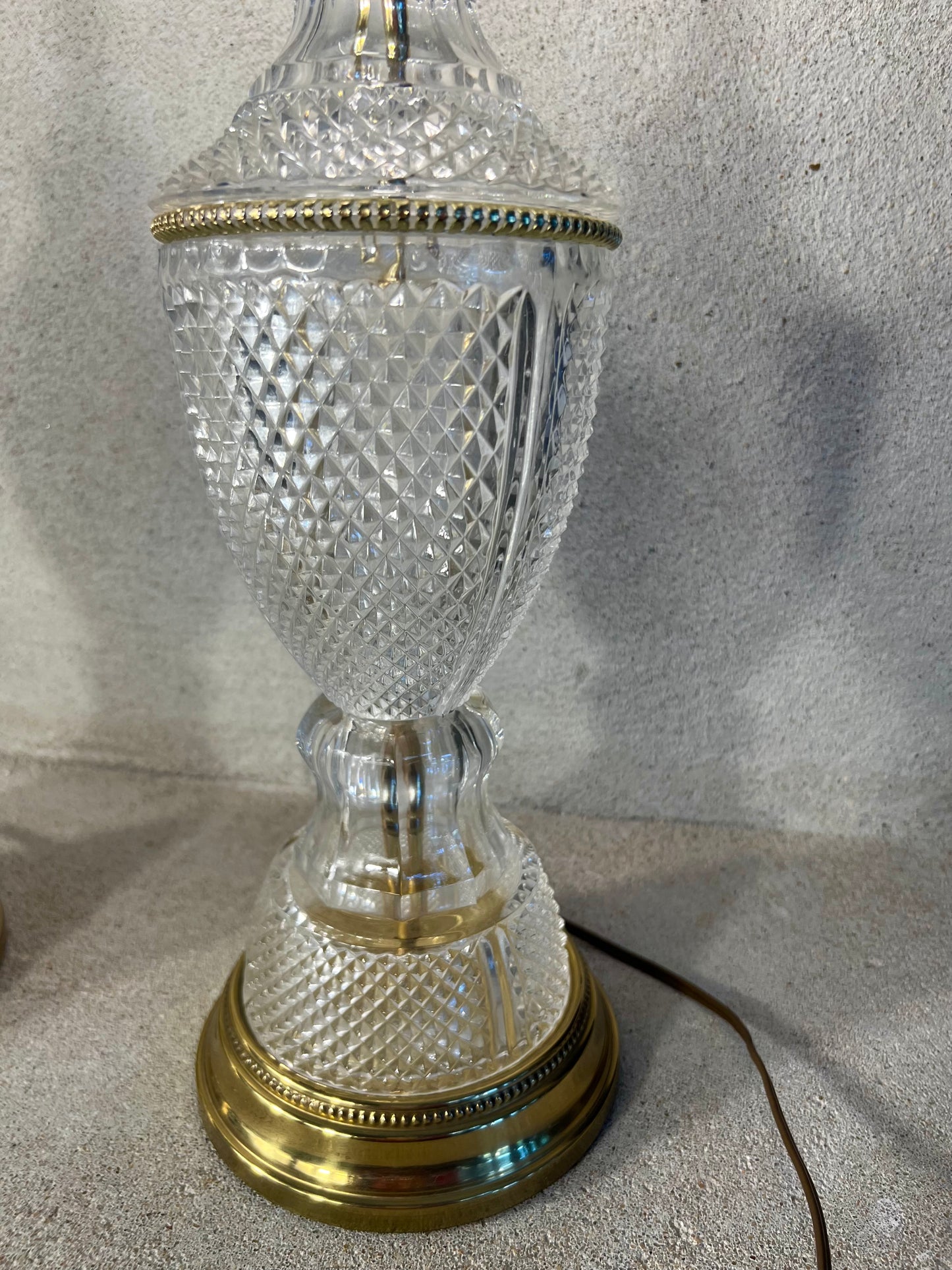 VINTAGE PAIR OF PINAPPLE CUT GLASS CRYSTAL AND BRASS TABLE LAMPS