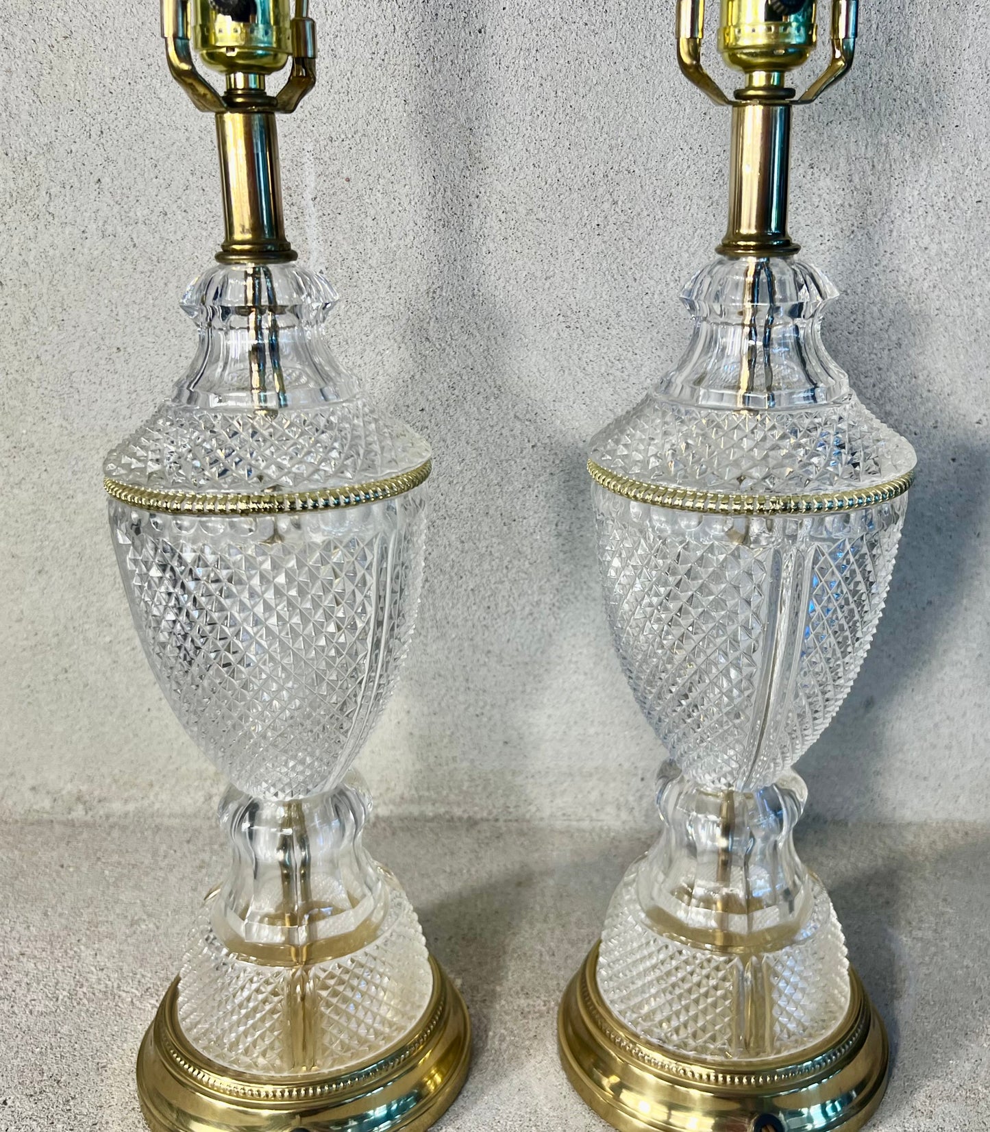 VINTAGE PAIR OF PINAPPLE CUT GLASS CRYSTAL AND BRASS TABLE LAMPS